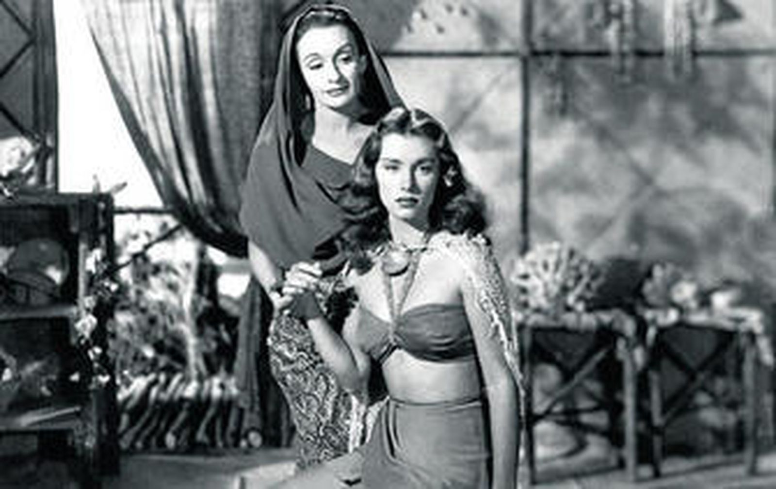Linda Christian (en primer plano), en una escena de 'Tarzán y las sirenas'.
