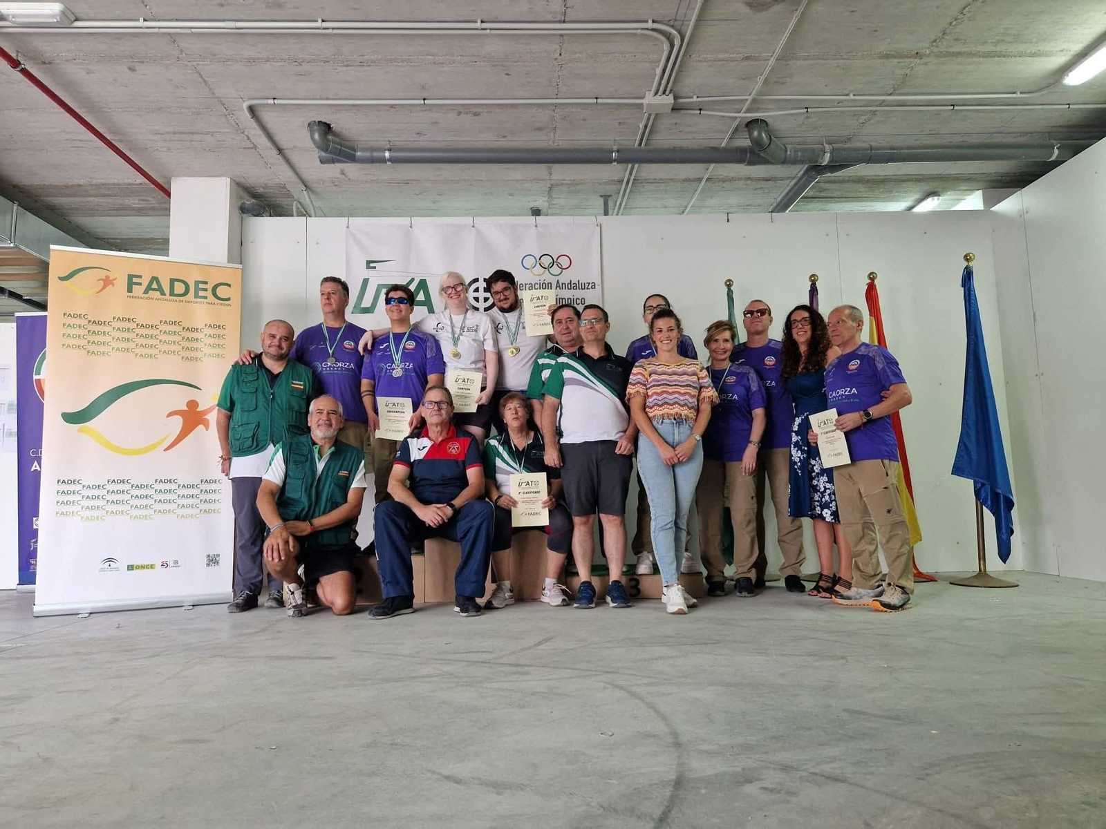 Foto de familia en la entrega de trofeos del Campeonato.