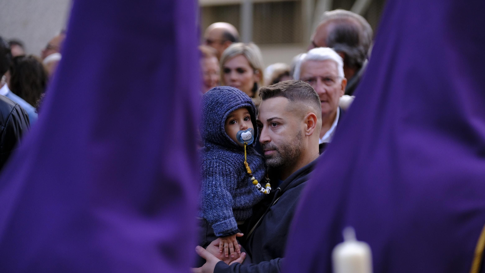 Pasión vuelve a su Iglesia de Santa Teresa azotada por la lluvia