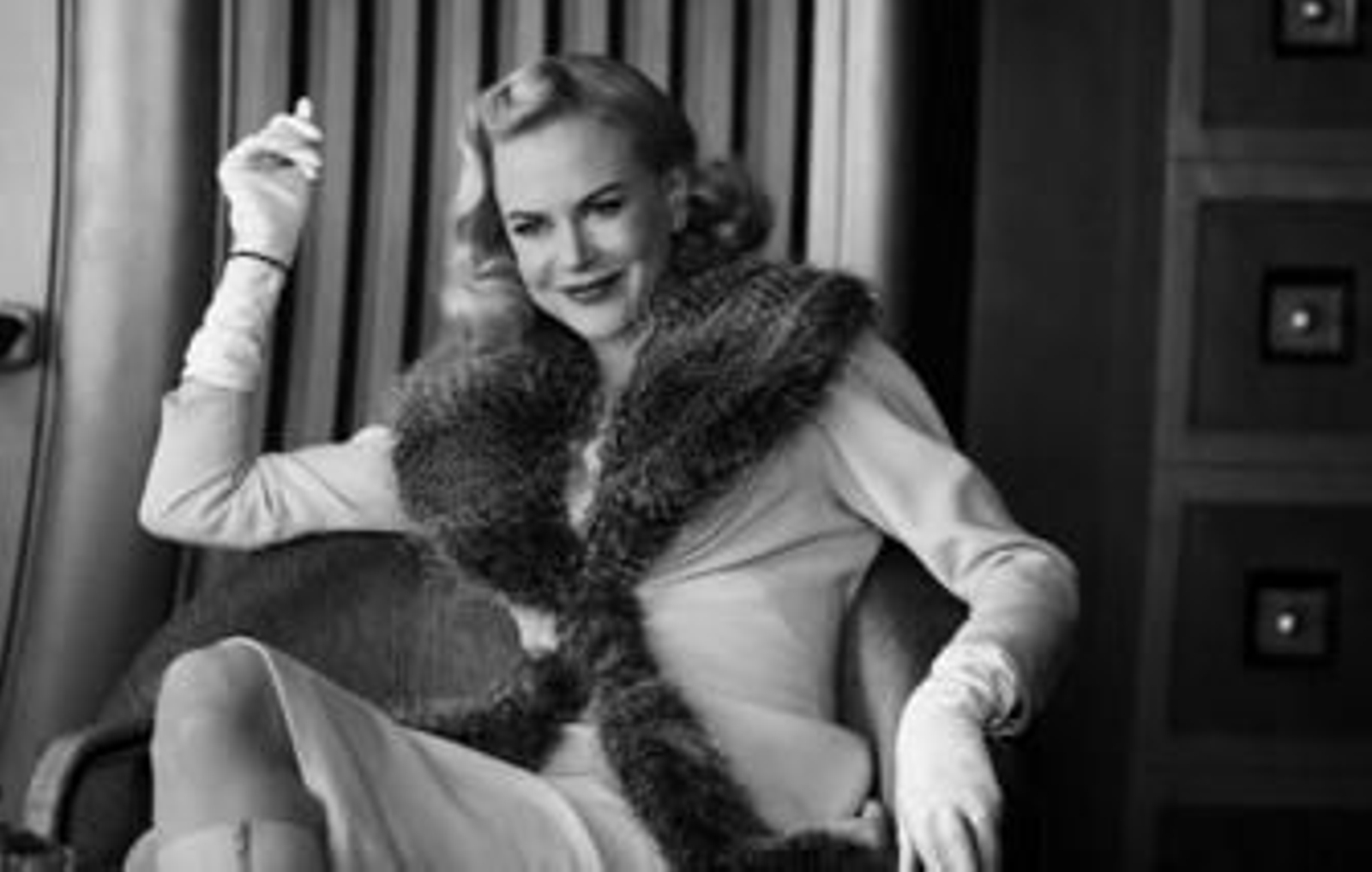 1 y 2. Nicole Kidman y la niña Dakota Blue Richards protagonizan 'La brújula dorada', primera parte de una trilogía basada en la obra de Philip Pullman. 3. Natasha Richardson, Vanessa Redgrave y Toni Collette son tres de las actrices que aparecen en 'El atardecer', una película de Lajos Koltai que también incluye a Meryl Streep, Glenn Close y Claire Danes en su elenco. 4. Filmax produce una adaptación del 'Quijote' que lleva el curioso título de 'Donkey Xote' y que cuenta con la voz de Andreu Buenafuente. 5. Los actores David Thewlis e Irène Jacob protagonizan la nueva película de Paul Auster como director, 'La vida interior de Martin Frost'.