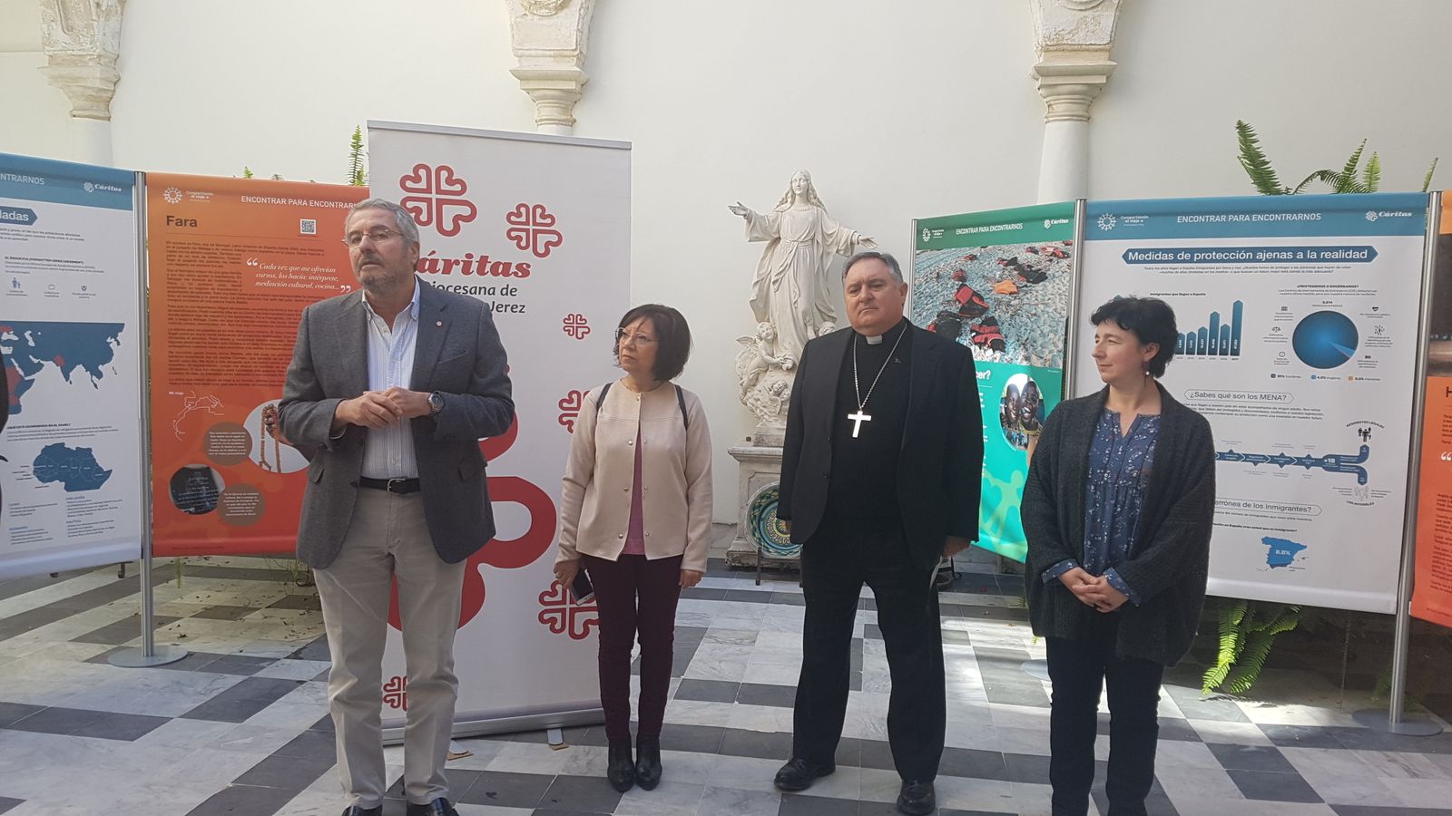 Domouso, Collado, monseñor Mazuelos y Pérez de la Romana, ayer durante la presentación.