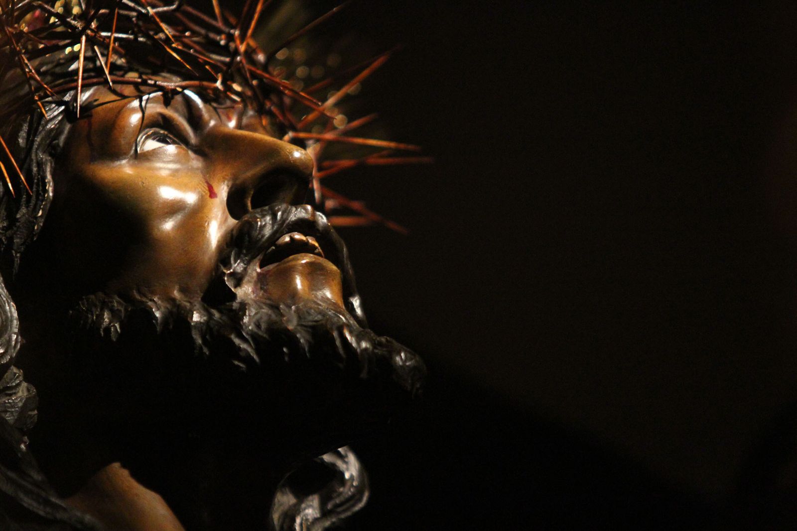El Cristo de la Expiración preside el Vía Crucis del Consejo de Hermandades