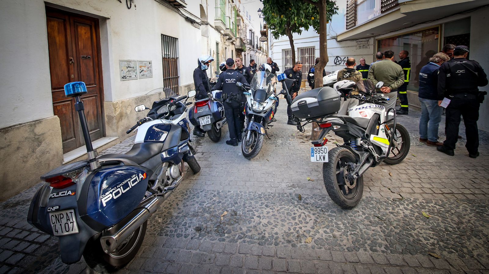 Herida una mujer al caerle una antena de una obra sin licencia en Jerez