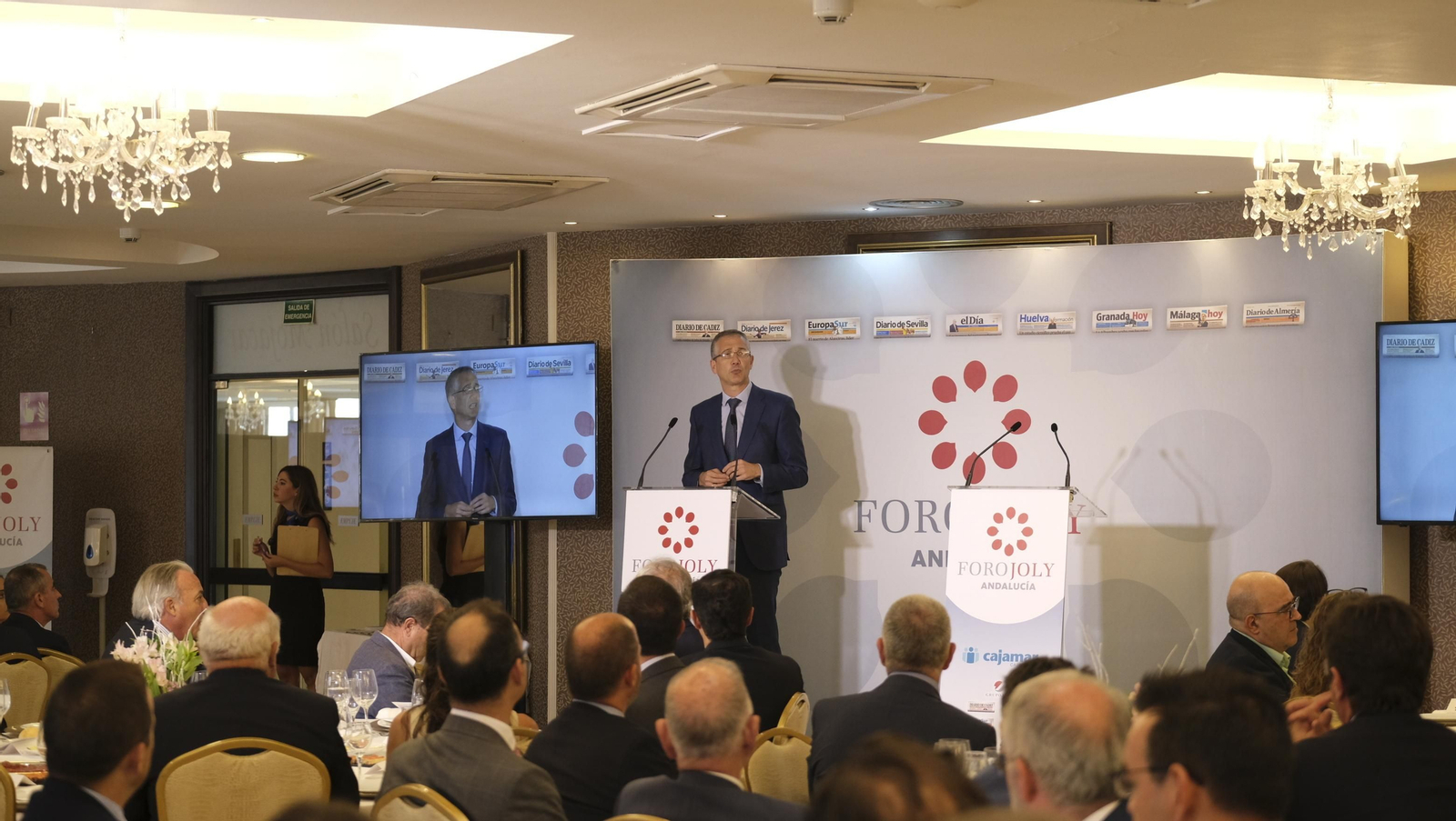 Imágenes del Foro Joly en Almería, con el Gobernador del Banco de España, Pablo Hernández de Cos