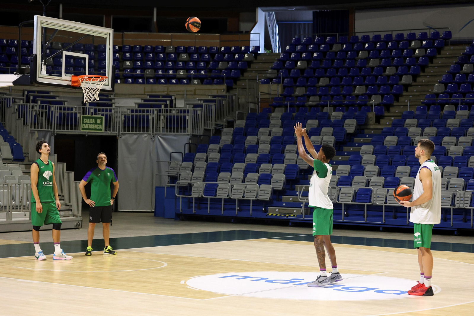 El Unicaja trabaja antes de ir a Murcia