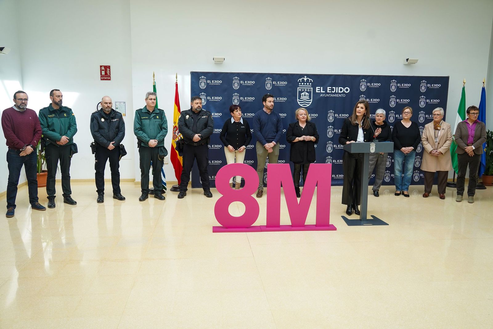 Lectura de manifiesto en El Ejido por el 8M.