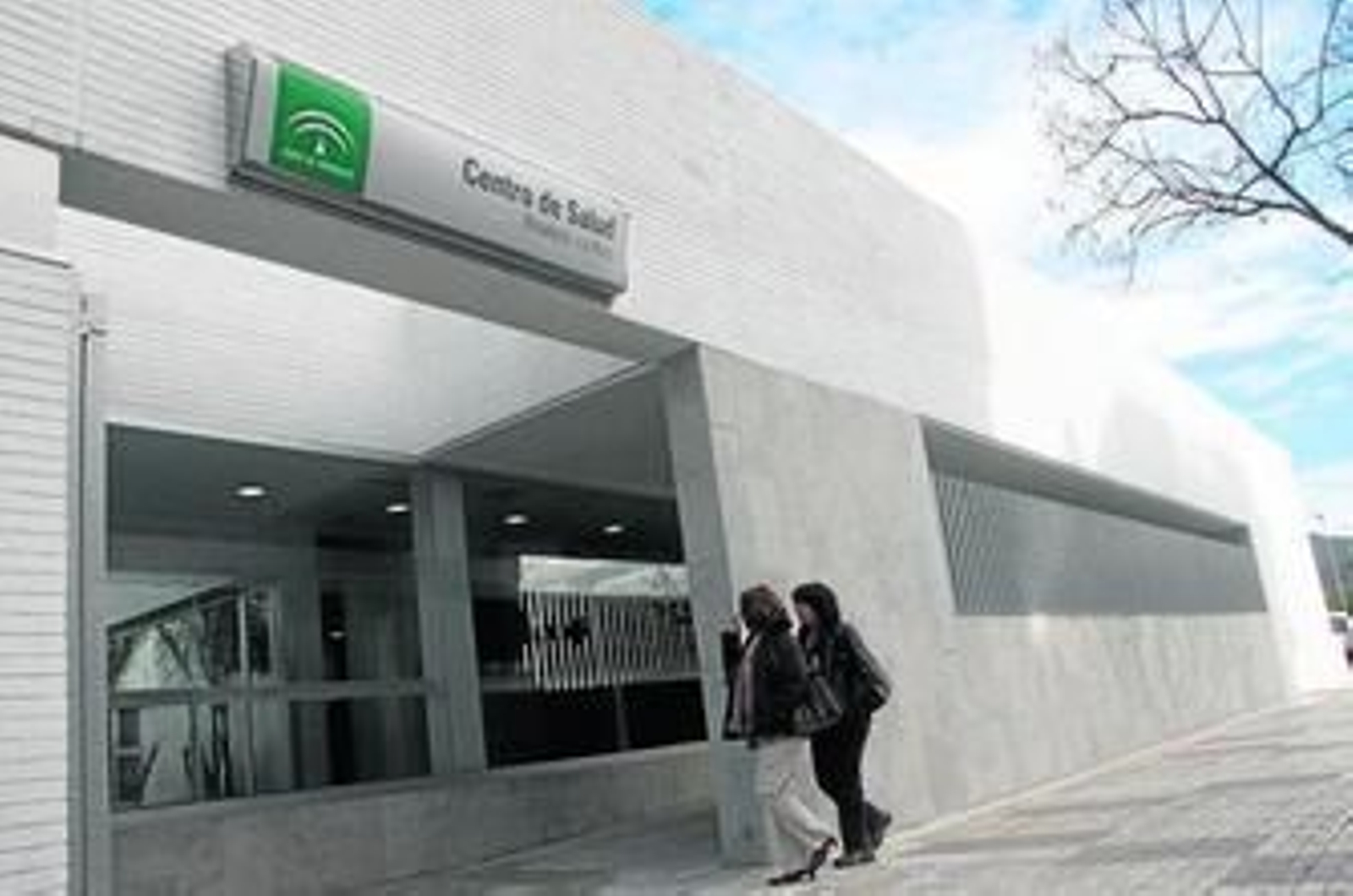 Entrada al centro de salud de Rosaleda-La Roca que se abre el lunes próximo.