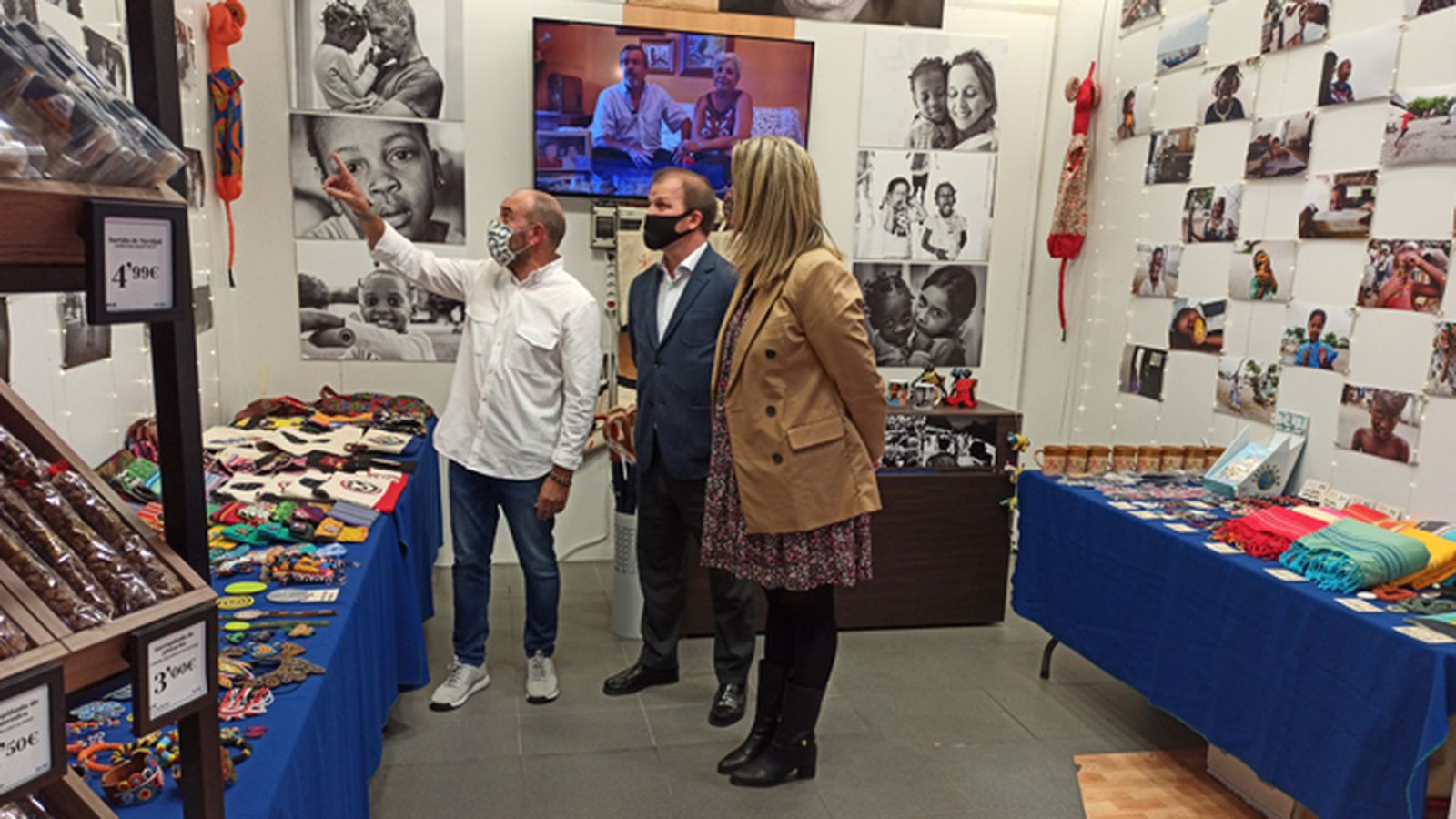 Inauguración de la nueva tienda en la galería comercial de Carrefour.