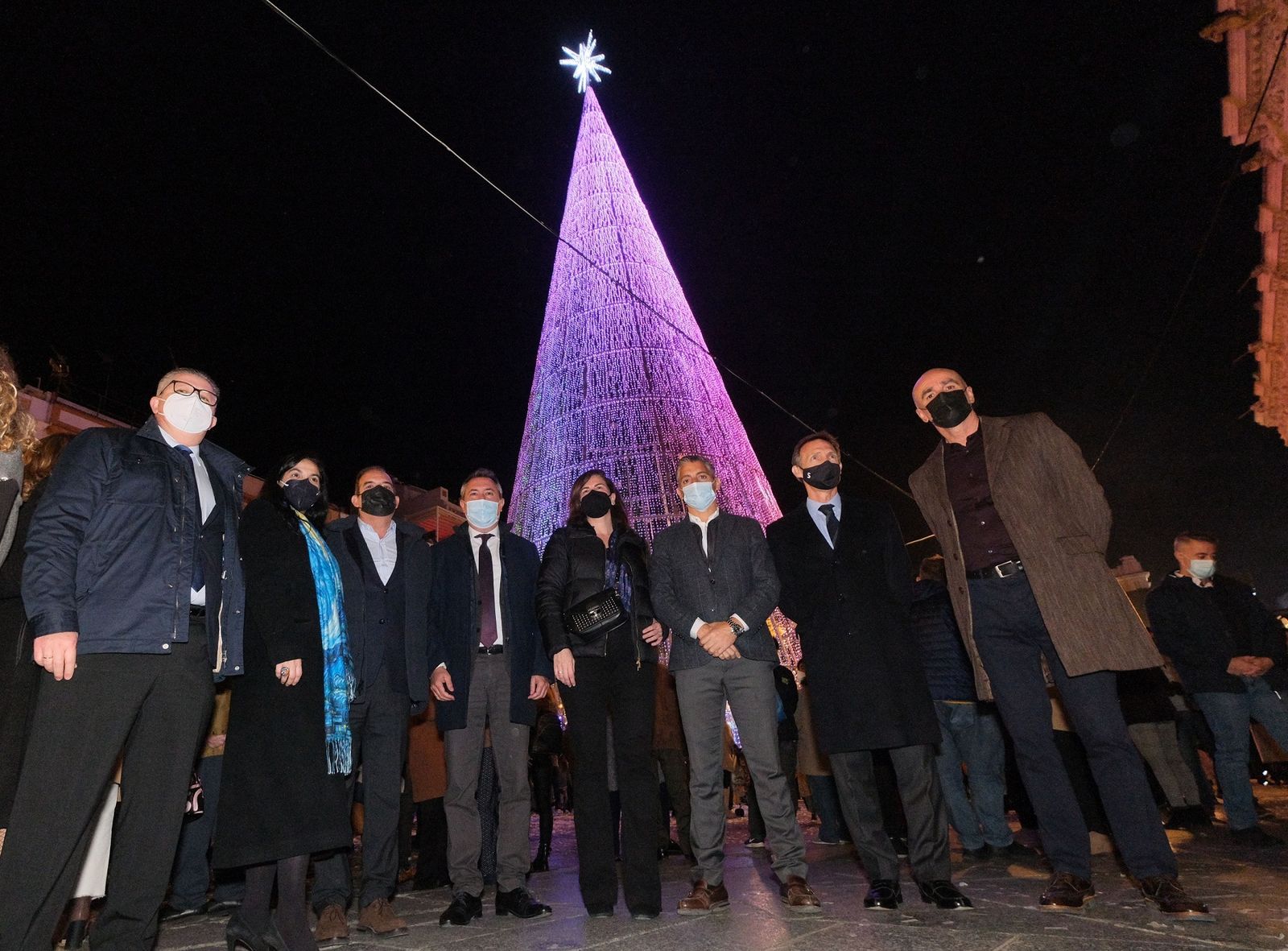 La inauguración del árbol de la Plaza de San Francisco