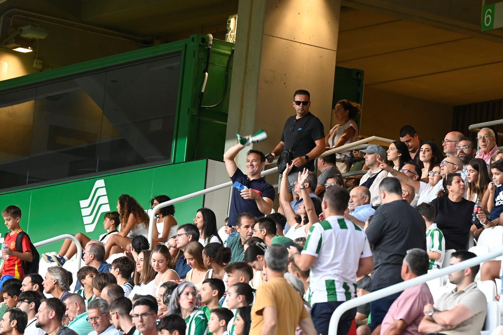 Las mejores fotos del ambiente en El Arcángel para el Córdoba CF - Real Madrid del Mundial de Clubes sub 18