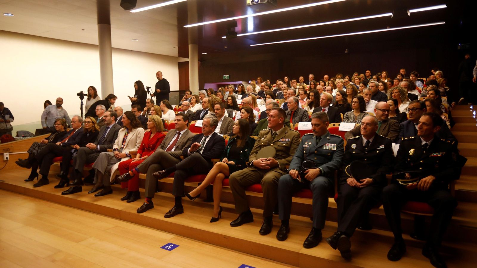 Autoridades presentes en el Centro de Recepción de Visitantes.