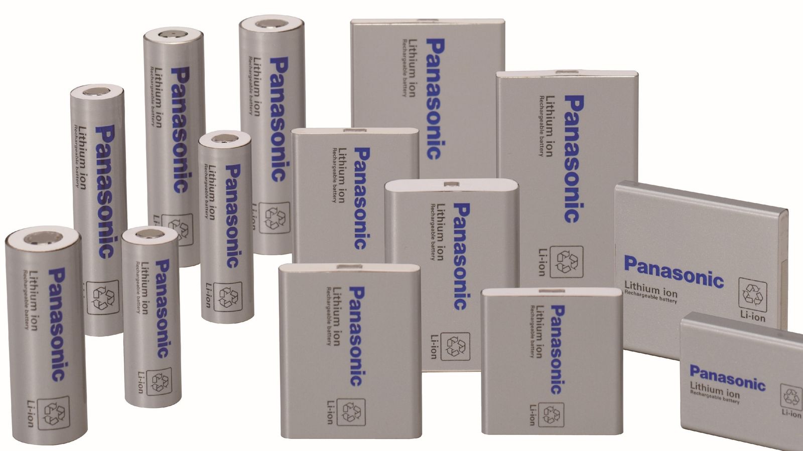 Panasonic fabrica tanto baterías cilíndricas como prismáticas de muy diferentes tipos y tamaños.