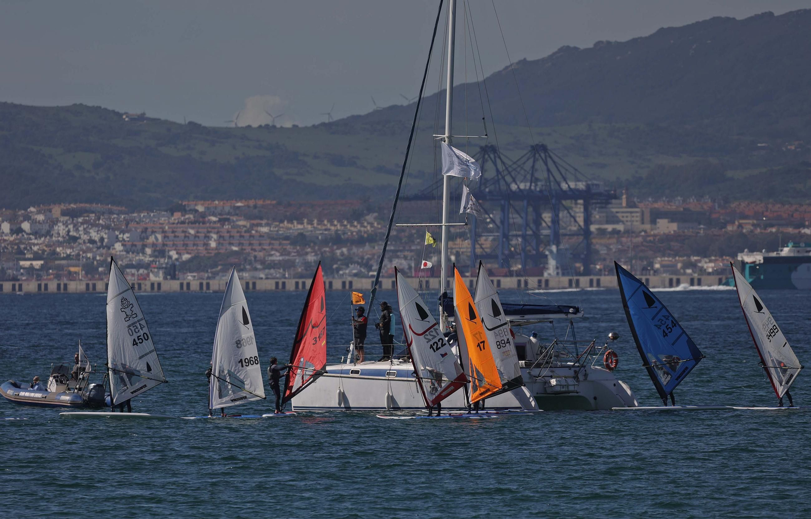 Fotos de la segunda jornada de la Copa de Andalucía de la clase windsurfer en La Línea