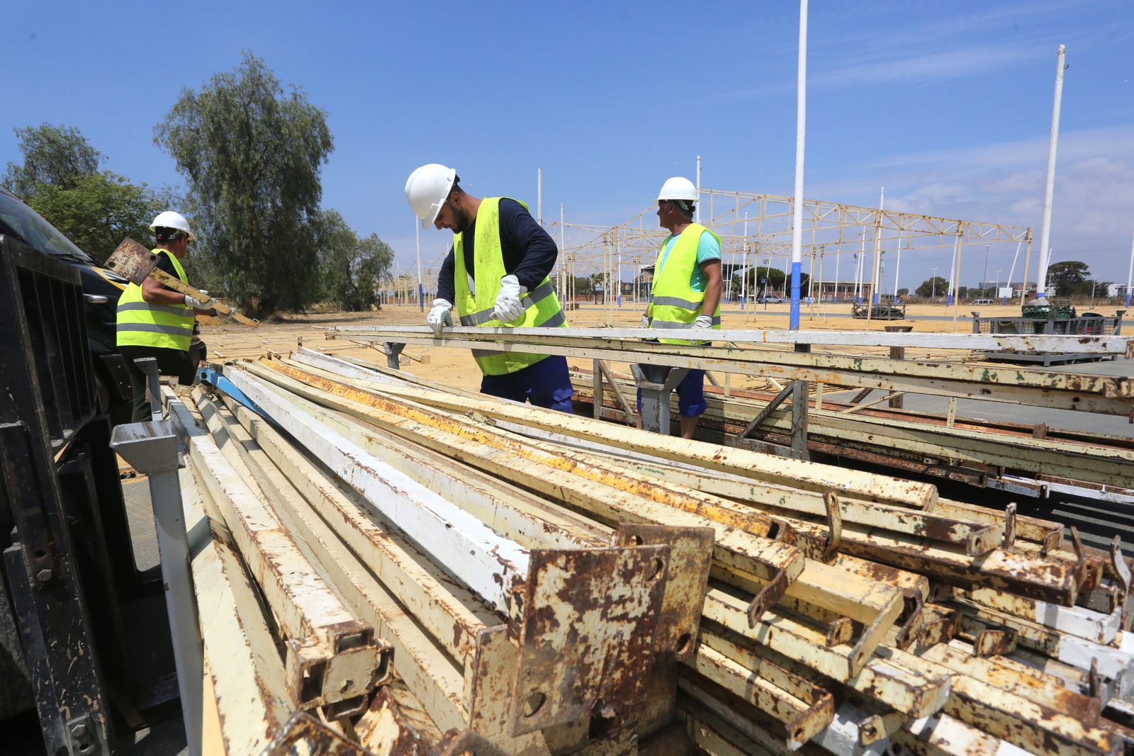 Preparación del recinto ferial para la celebración de las Colombinas 2019 en imágenes