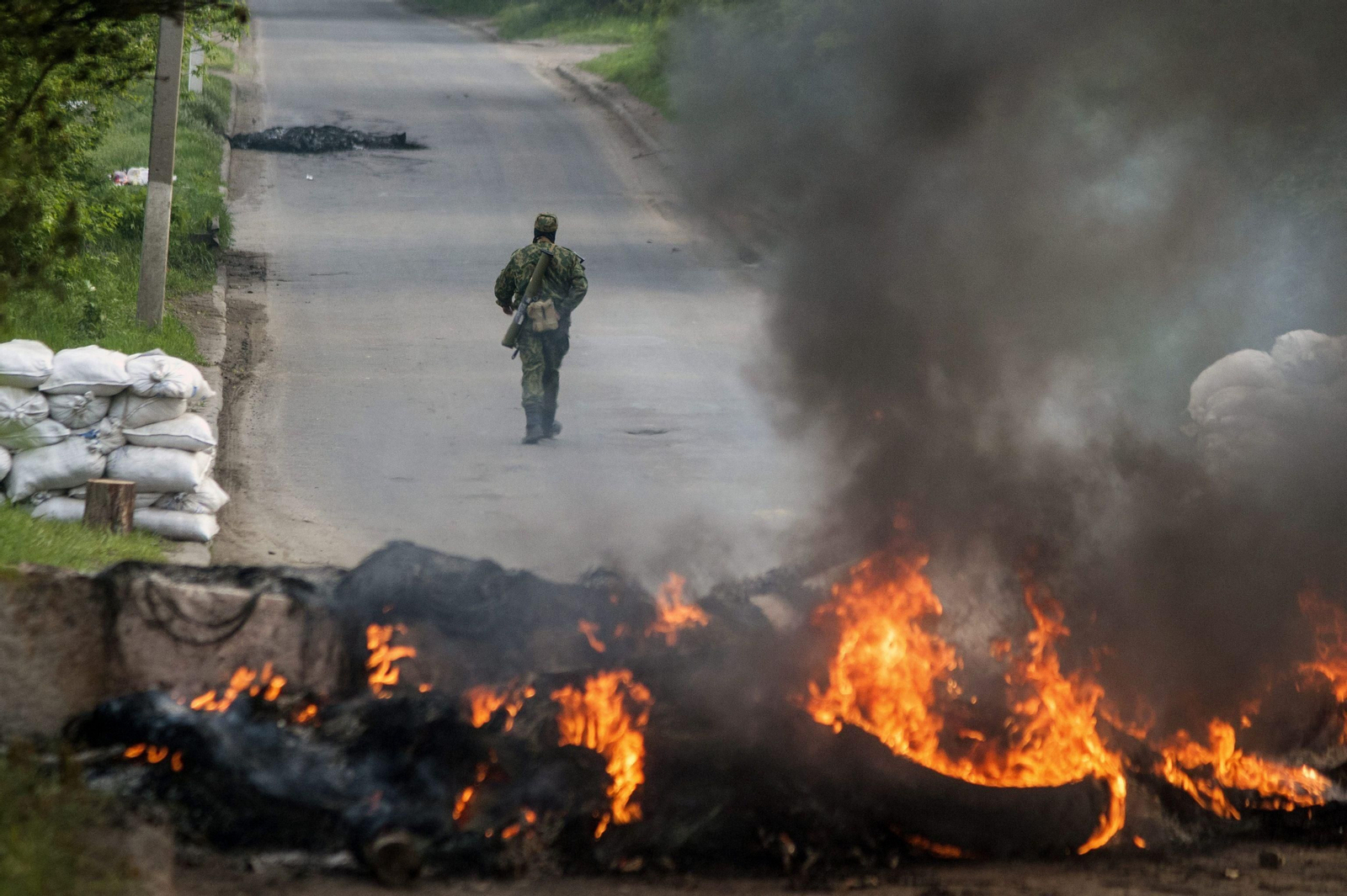 Un soldado en Slaviansk.