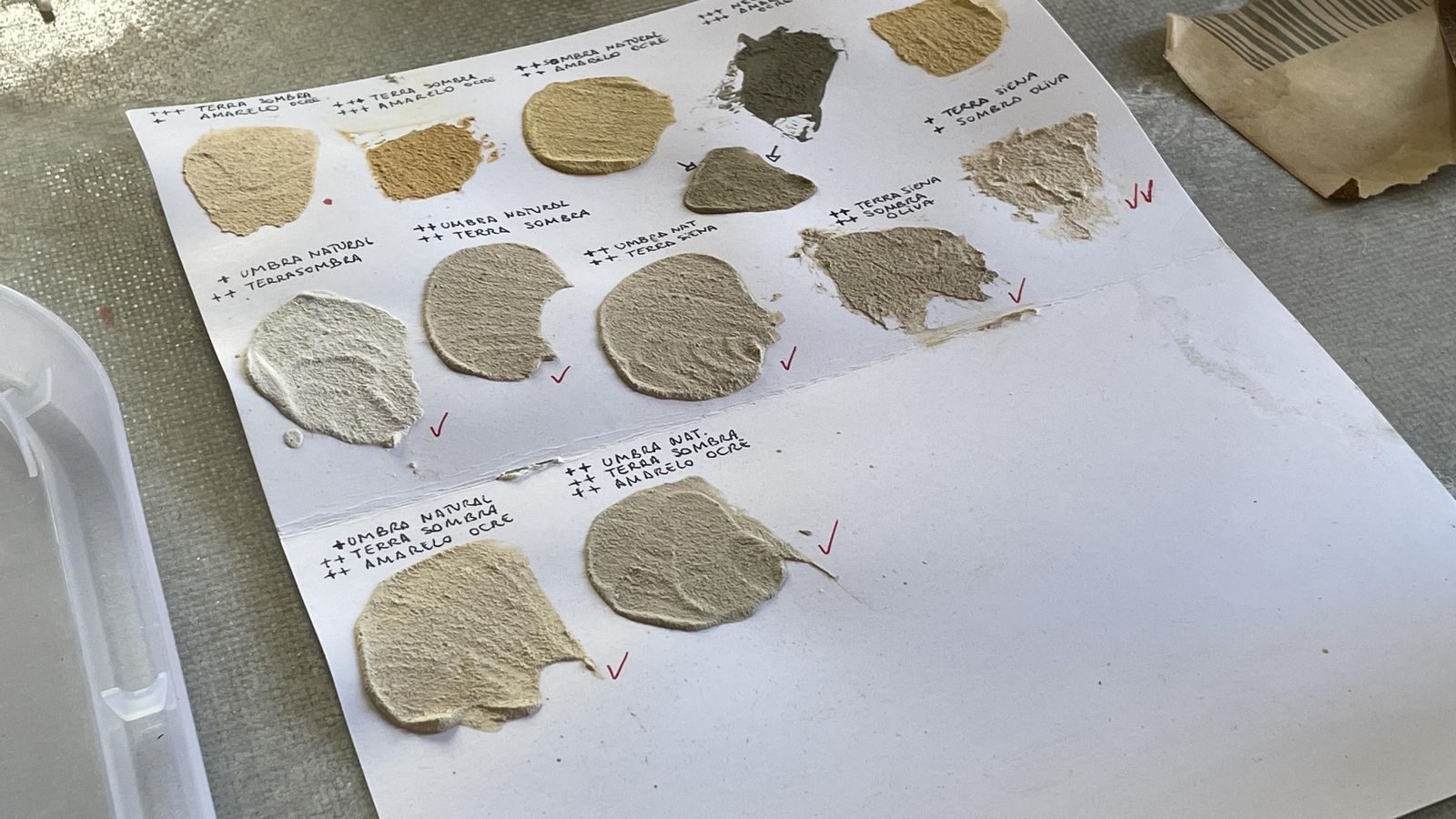 Pruebas de color hechas por los restauradores.