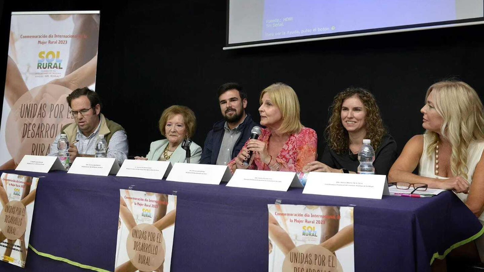 Mesa inaugural del Día de la Mujer Rural. Mesa inaugural del Día de la Mujer Rural.