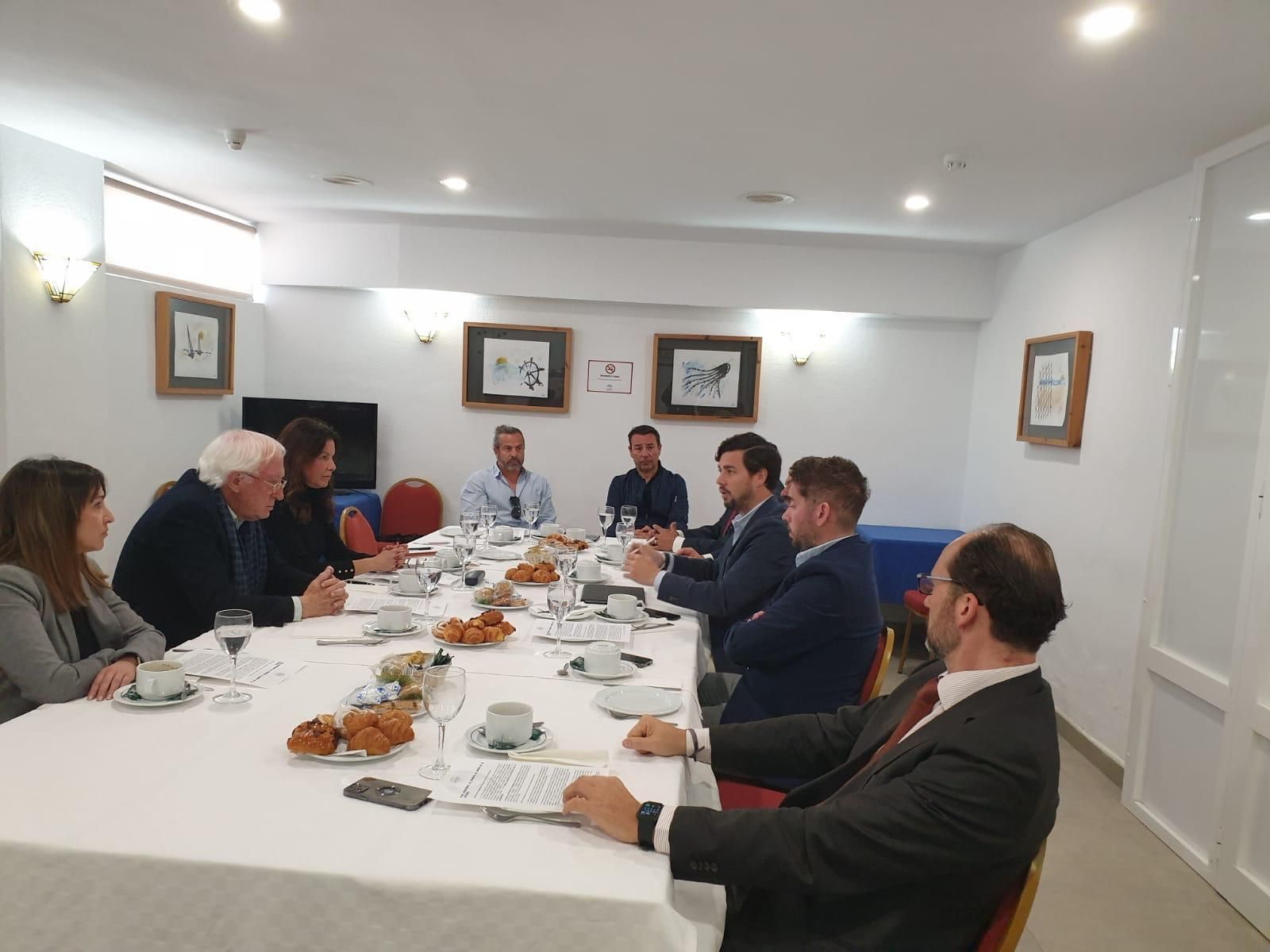 Rincón de la Victoria crea la Mesa Sectorial de Trabajo del Comercio y la Hostelería para impulsar mejoras