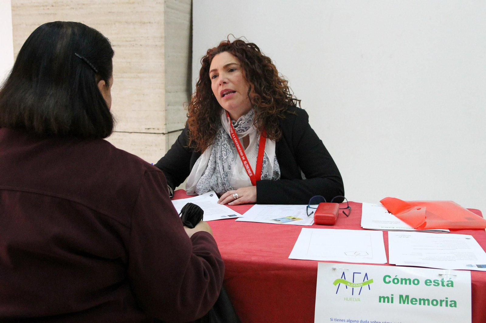 La Asociación de Familiares de personas con Alzheimer (AFA) realiza actividades en la Casa Colón, en imágenes