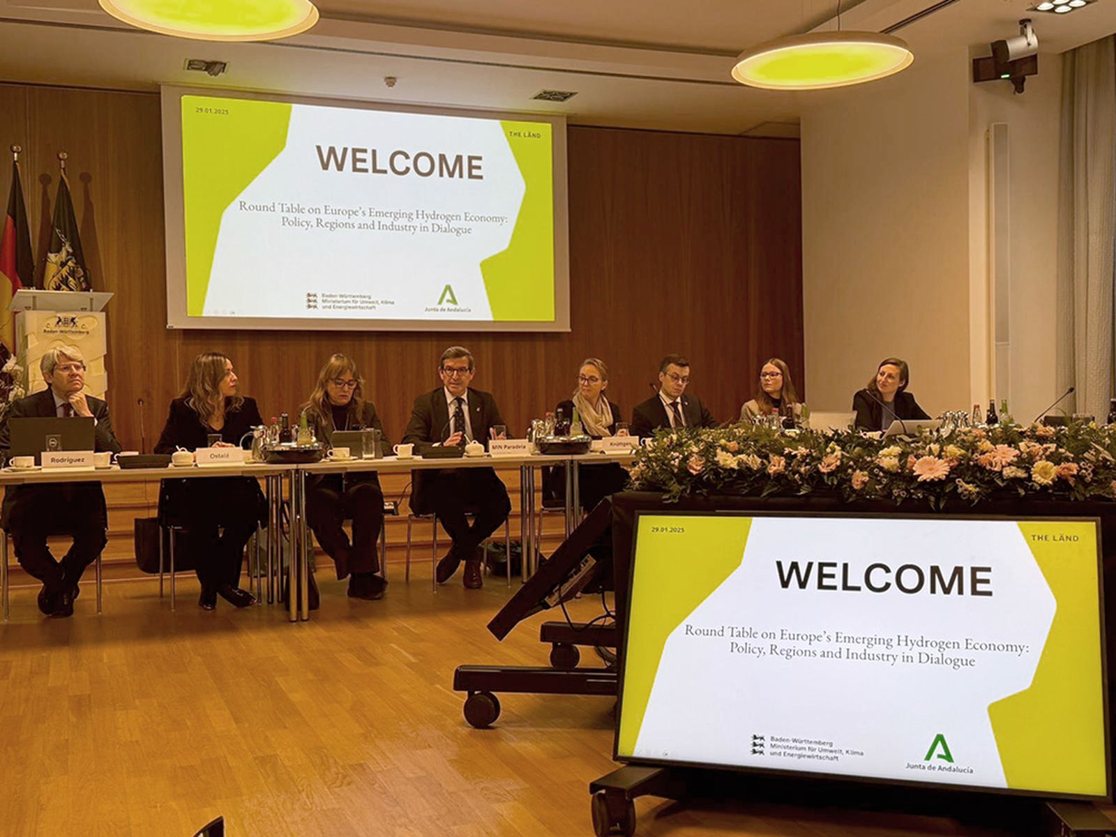 Jorge Paradela (centro), durante la reunión entre las delegaciones de Andalucía y Baden-Wurtemberg, en Bruselas