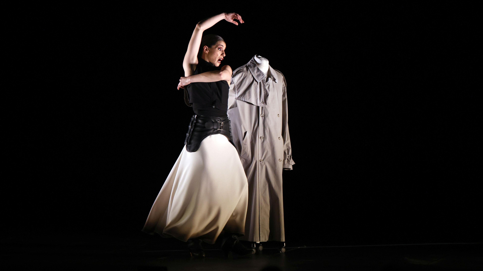 Sara Jiménez con 'Ave de Plata' en los Museos de la Atalaya