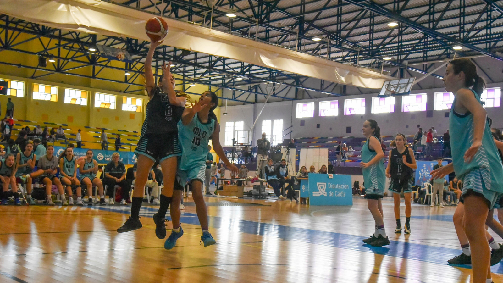 Las fotos de la ultima jornada del Andaluz infantil femenino de baloncesto en La Línea