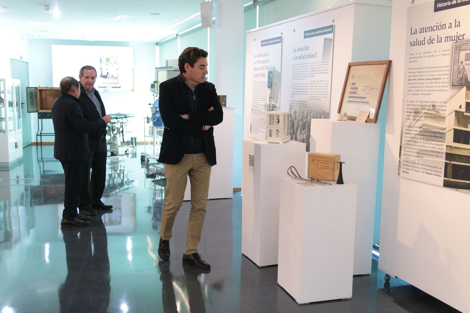La exposición 'Historia de la medicina almeriense', en la UAL