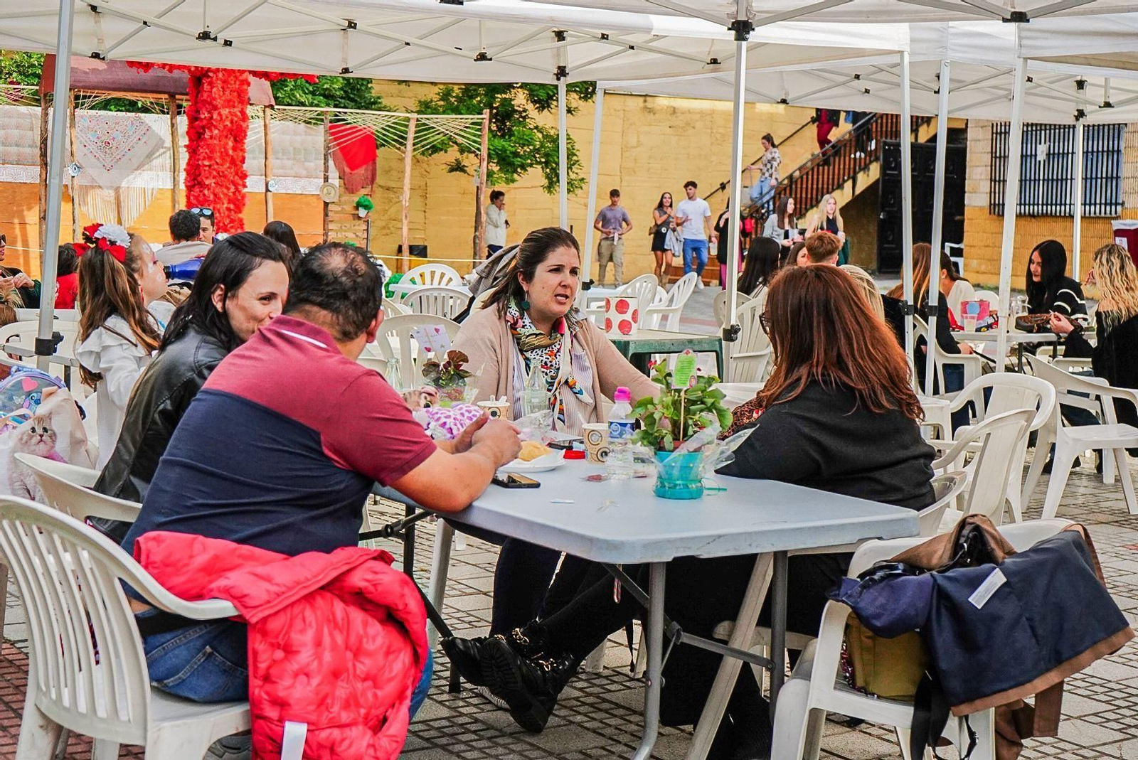 Granada ya vive las Cruces desde el día de antes: las mejores fotos