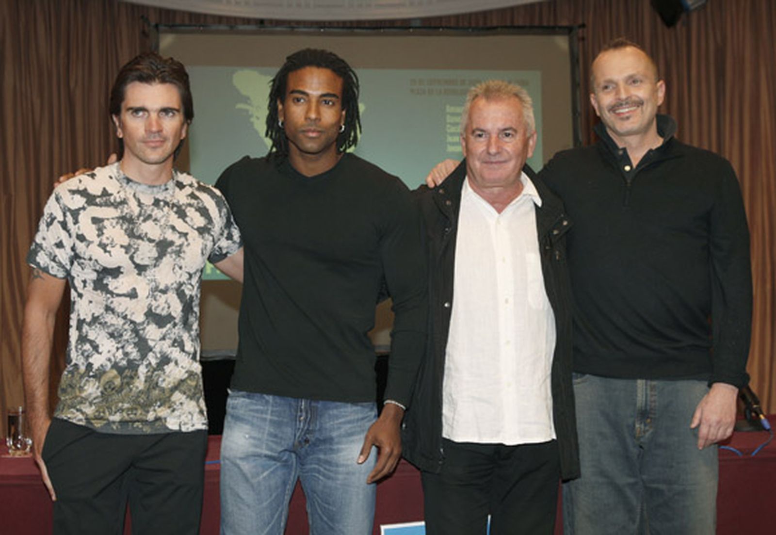 Juanes defiende el arte como "arma de paz"