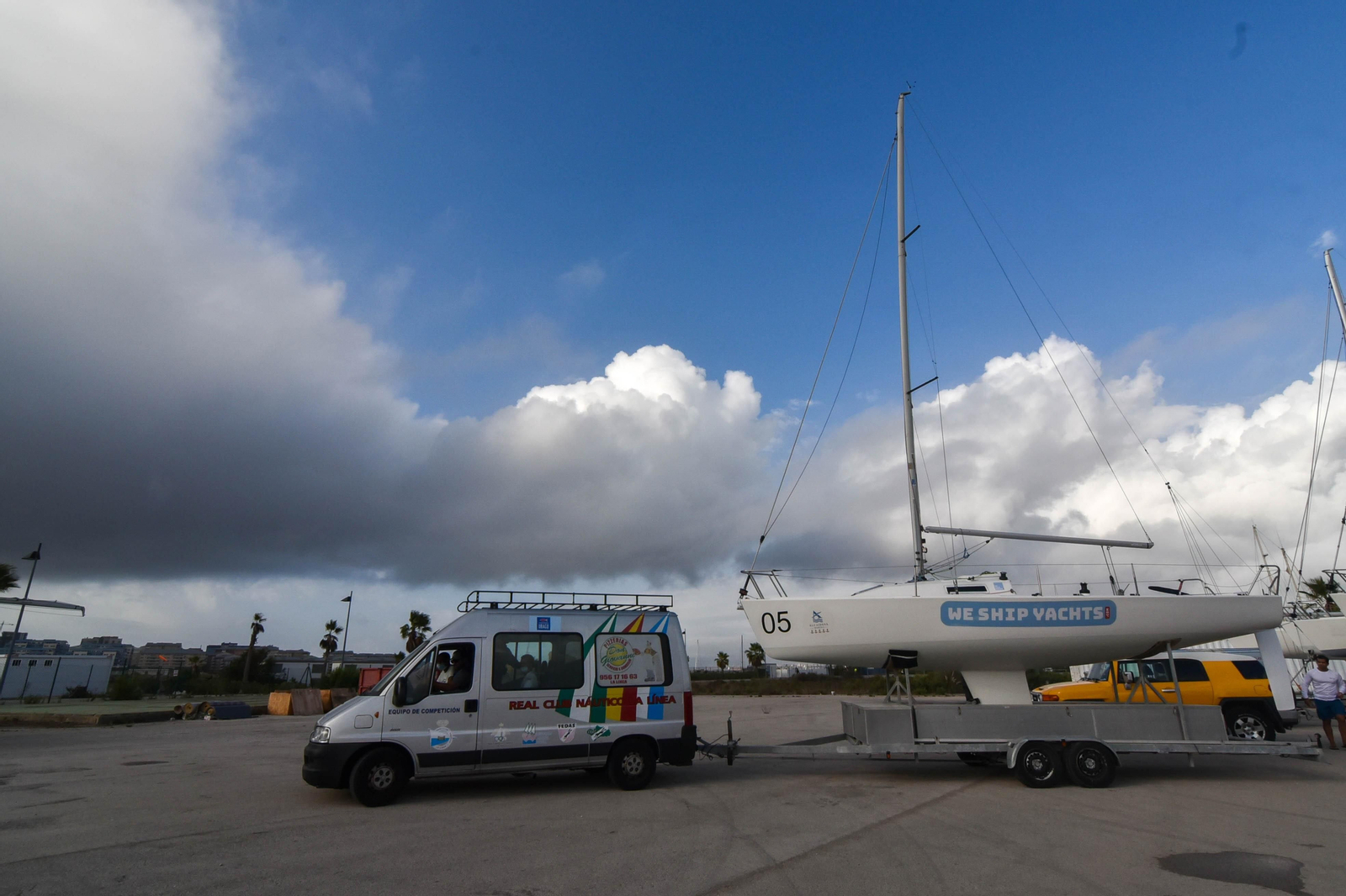 Fotos de los preparativos de la regata de vela J80 del Campeonato de España