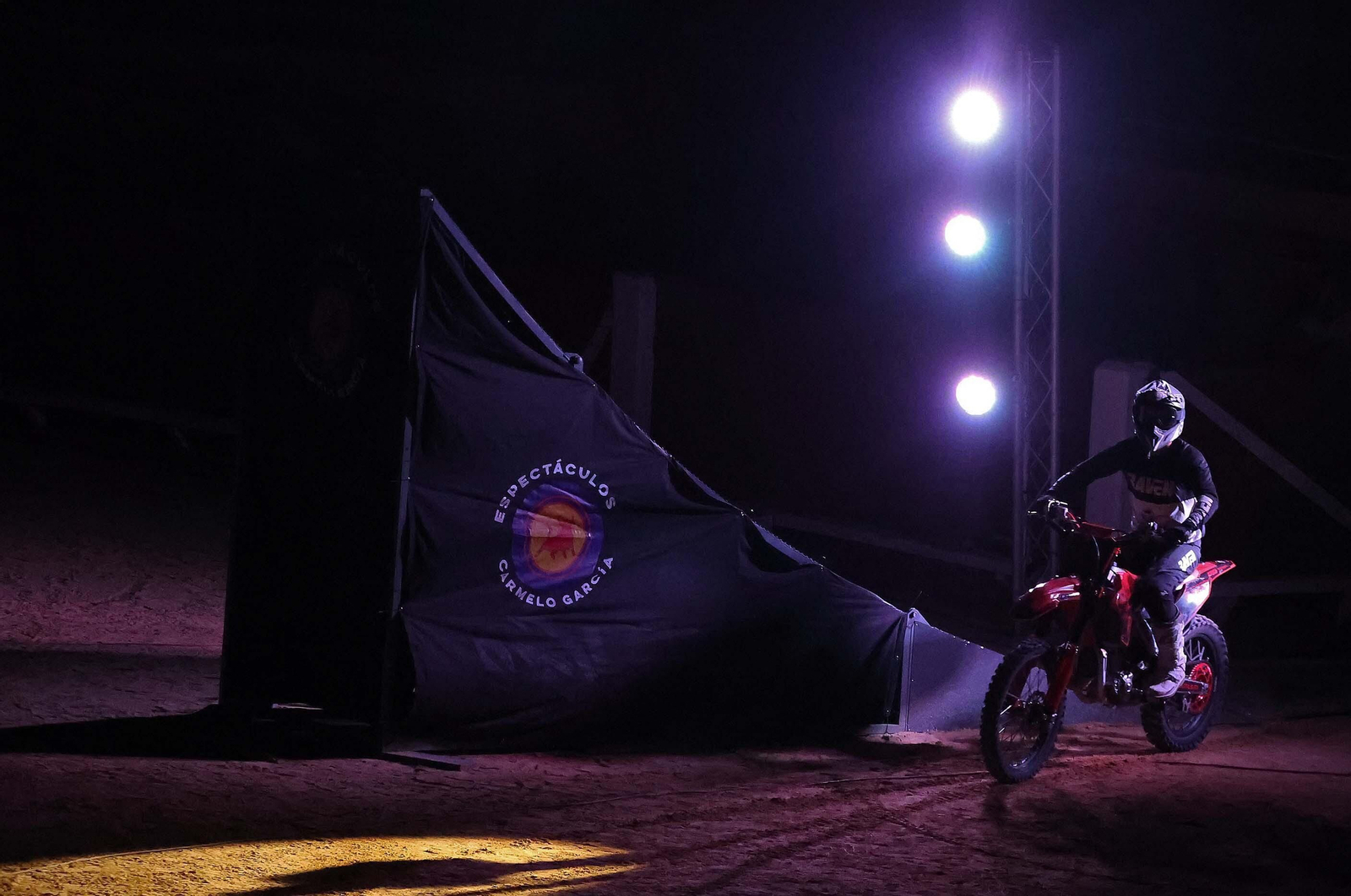 Imágenes del Freestyle Motocross Over Limits en Algeciras