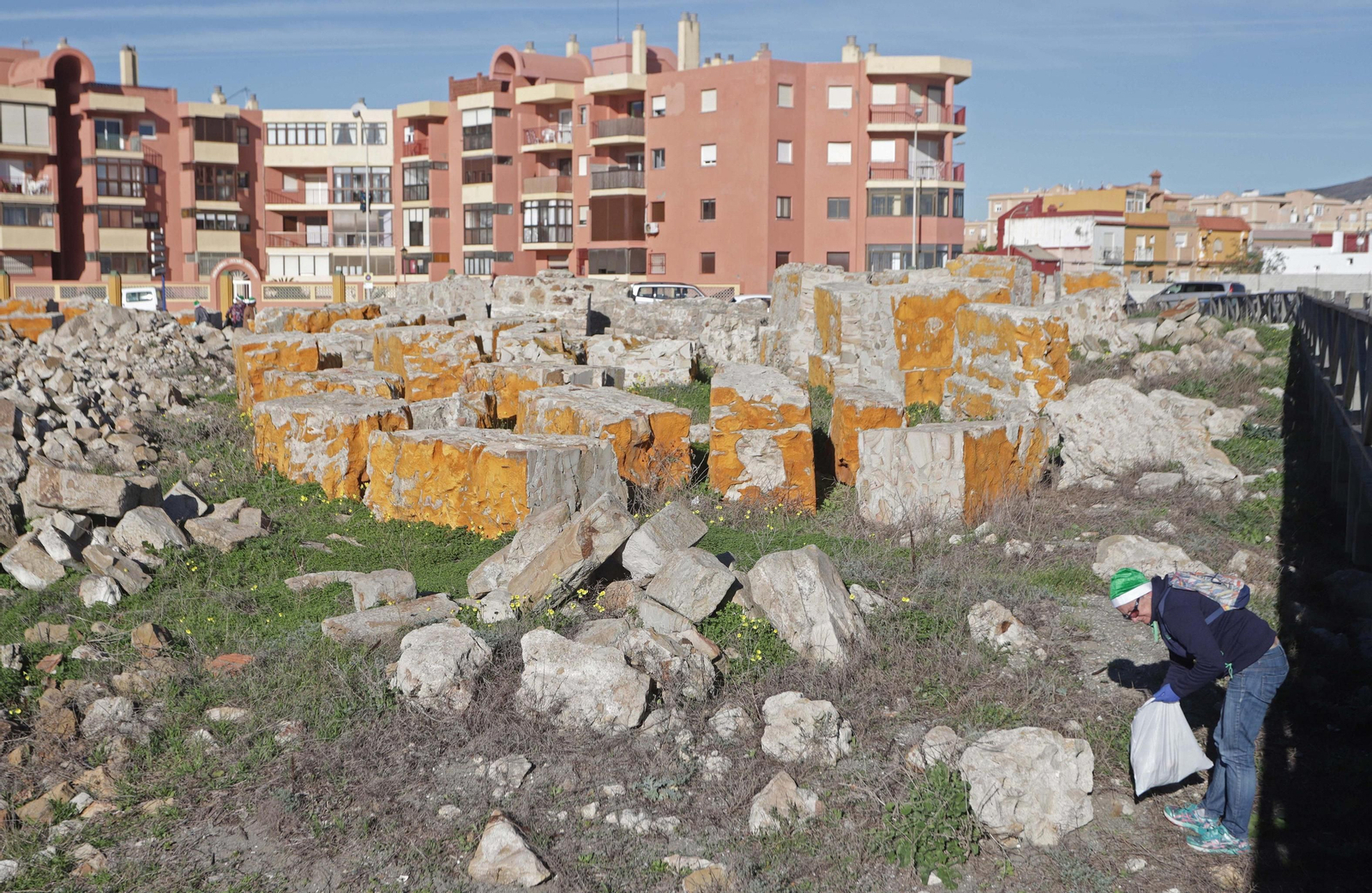 Limpieza del Fuerte Santa Bárbara de La Línea