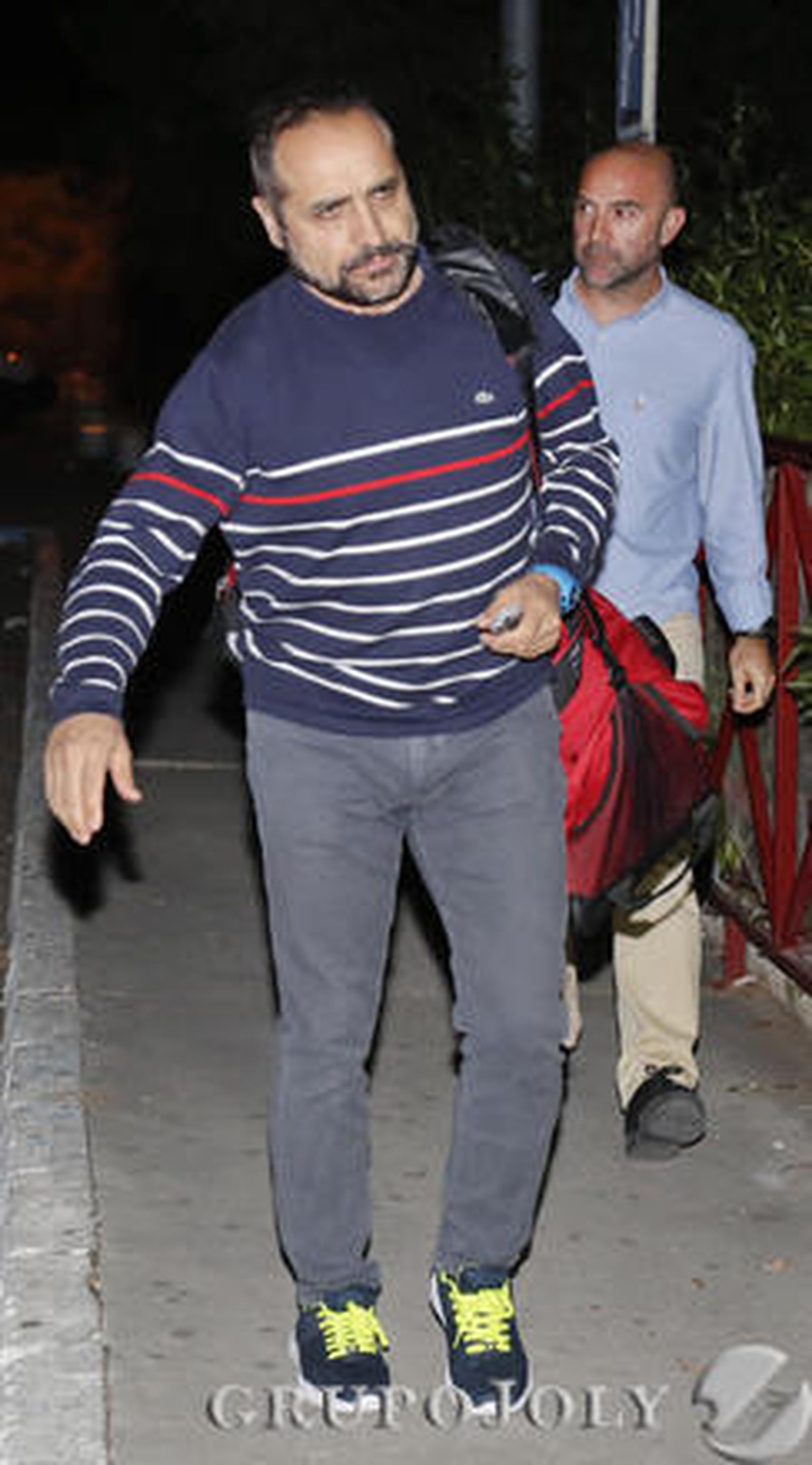 El ex concejal Tomás Reñones, el último de los condenados en presentarse ayer en la cárcel de Alhaurín.

Foto: Javier Albiñana