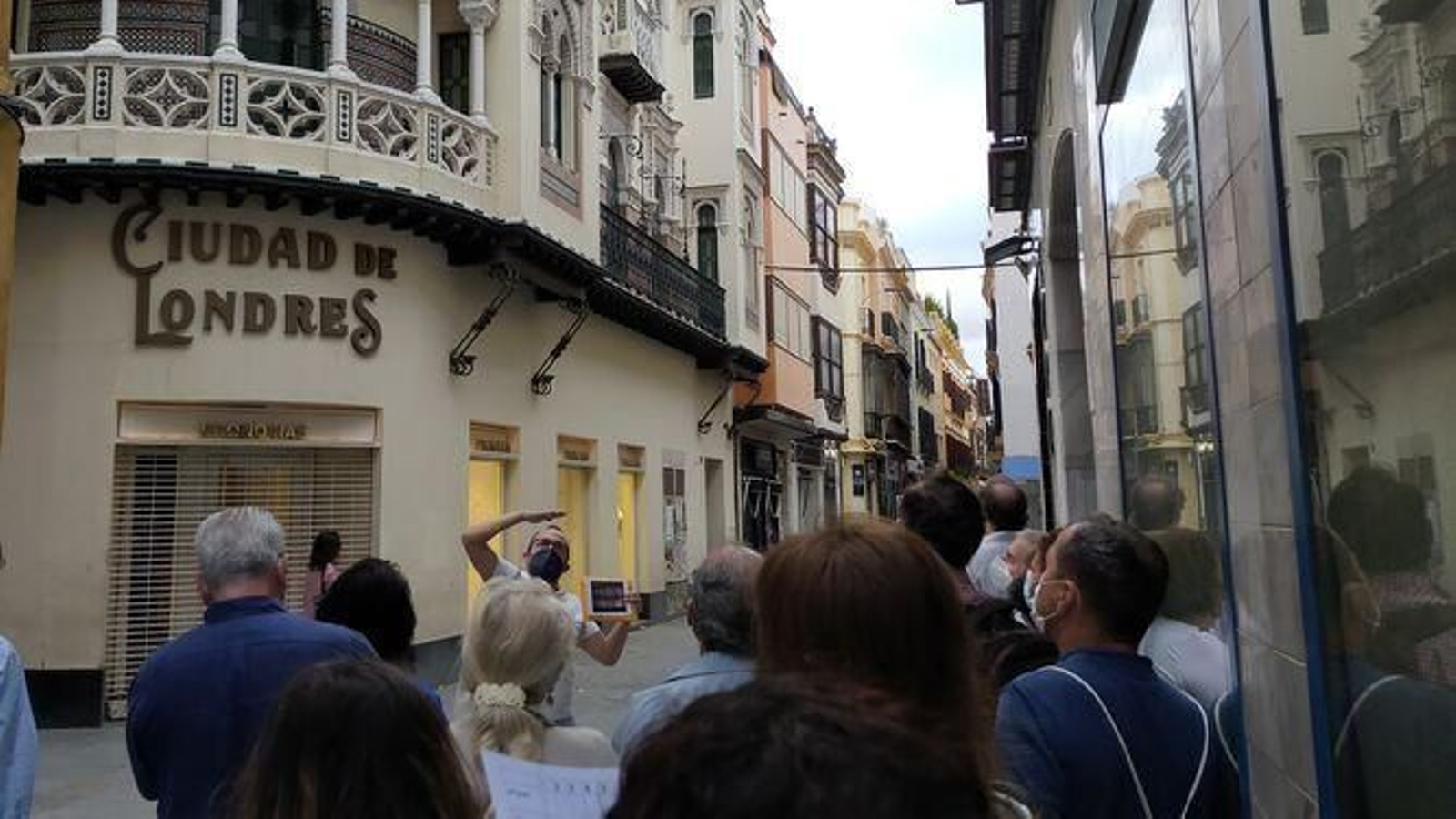 Casa presentada al Concurso de Casas Sevillanas de 1912 que ahora reproducen los guías de Sevilla a la Carta.