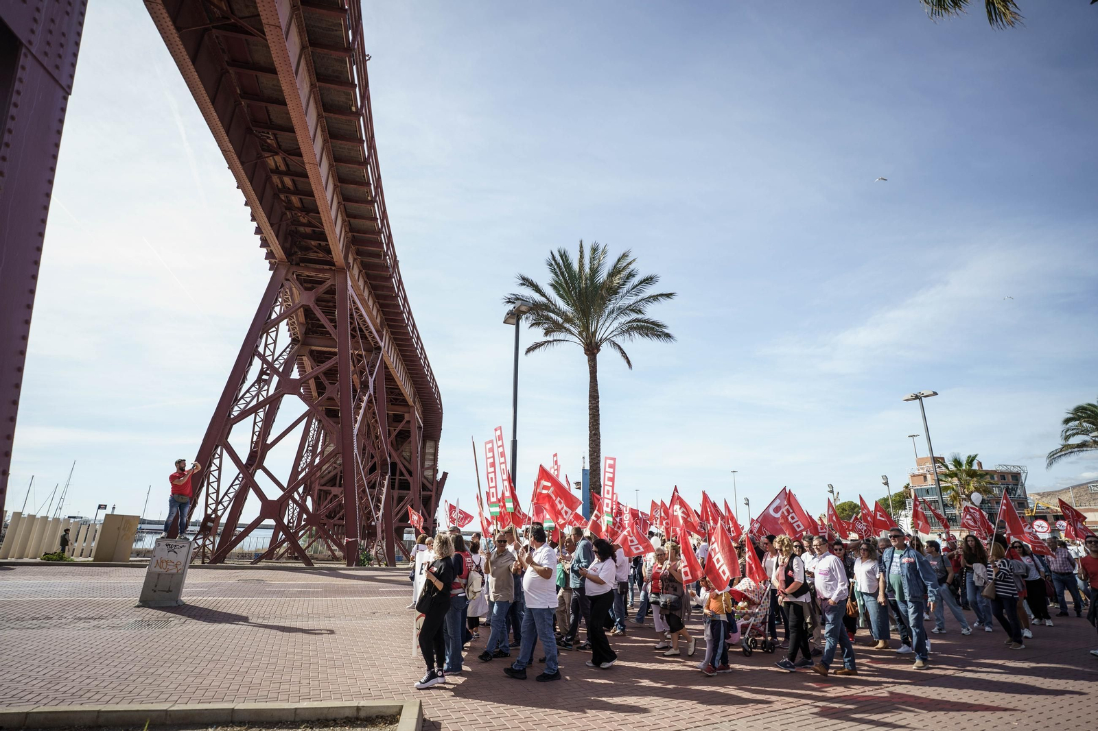 "La sanidad se defiende, gobierne quien gobierne", Almería se lanza a las calles por la sanidad pública