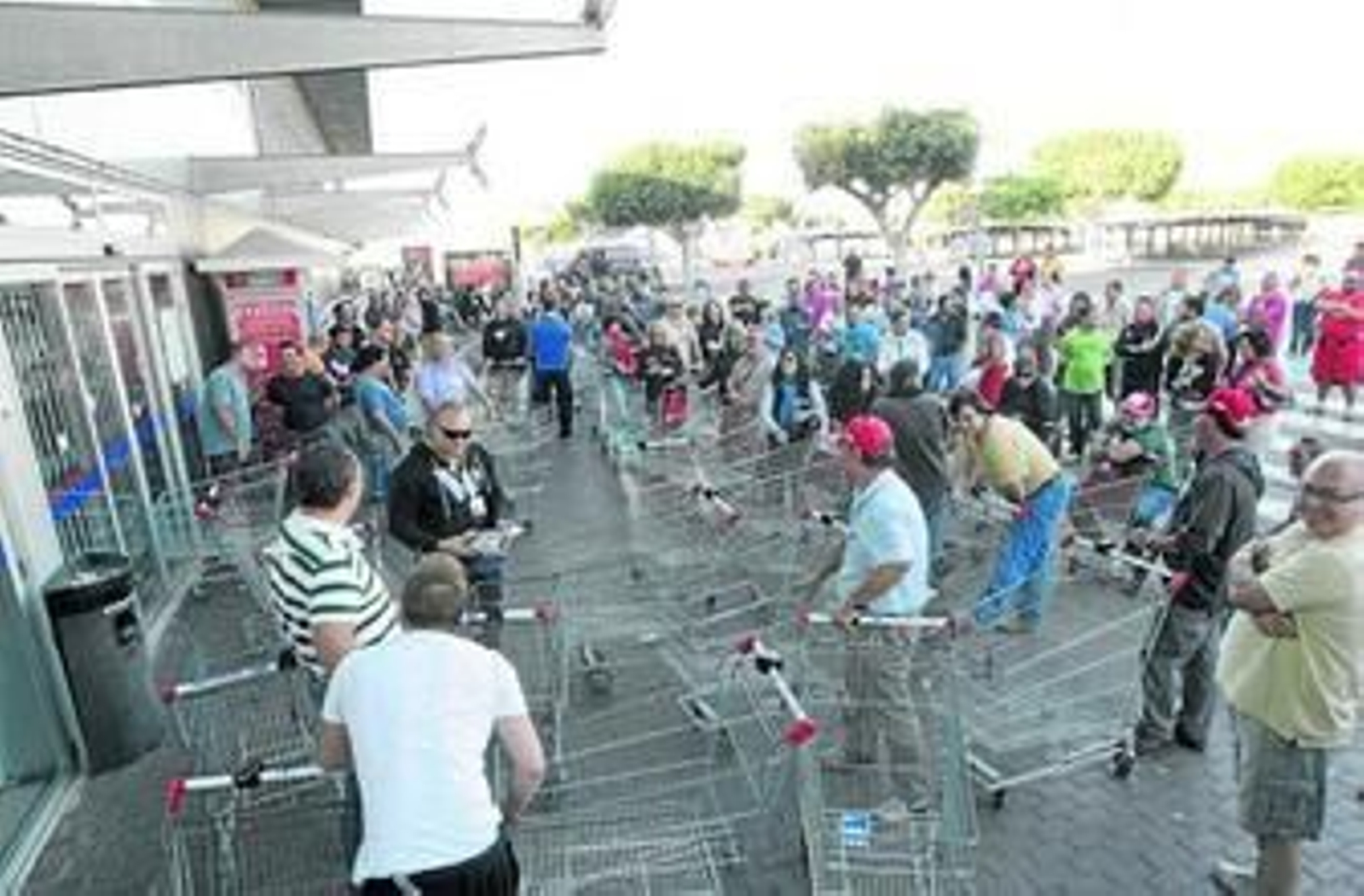 Pese a la huelga, alumnos y profesores acudieron a trabajar a los centros de enseñanza.