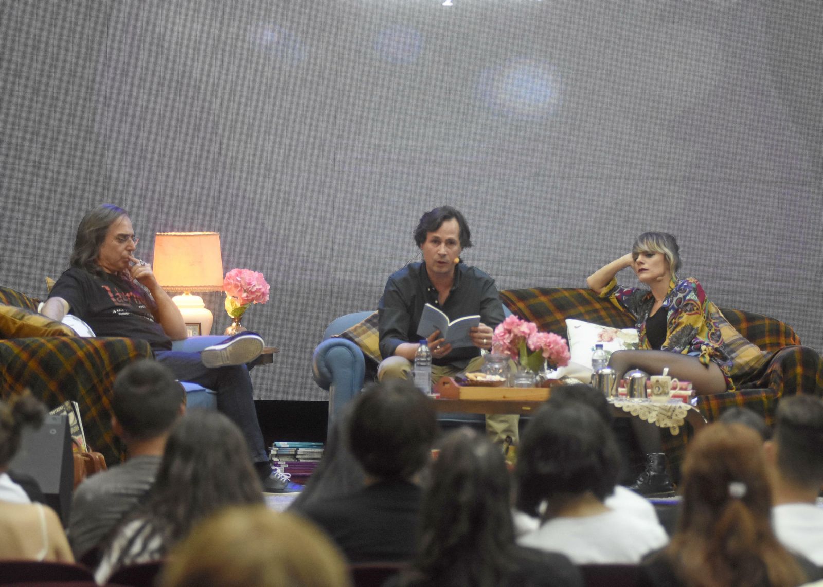 Javier Fernández, Álvaro Galán y María Nieto, en su lectura en Cosmopoética.