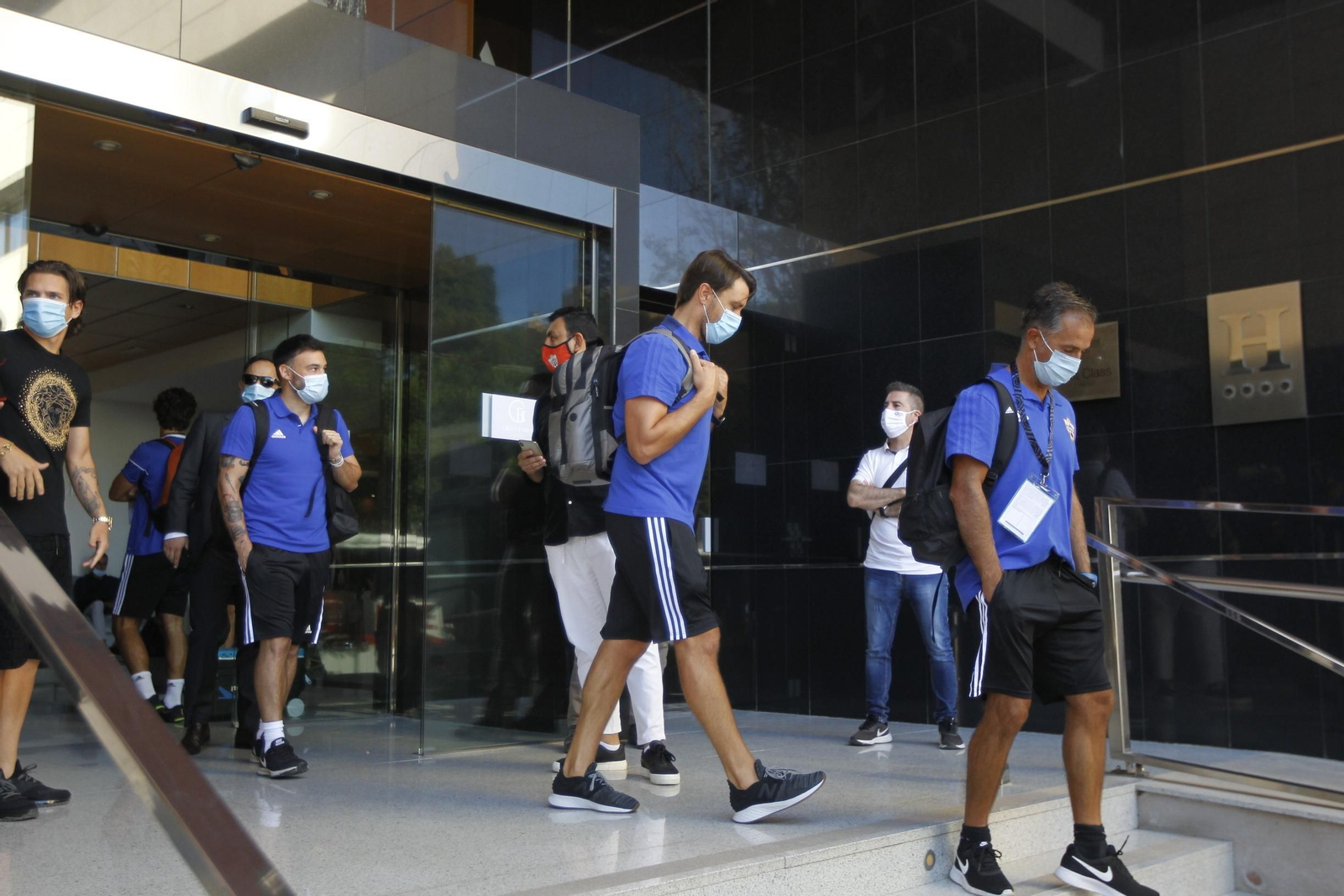 Fotogalería de la afición del Almería antes del partido ante el Girona