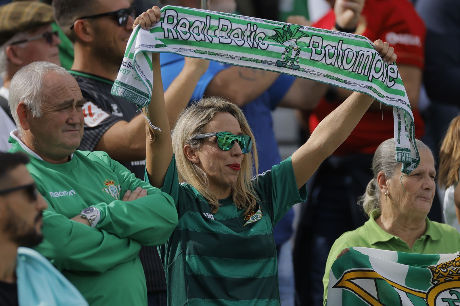 Búscate en las fotos del Betis-Osasuna