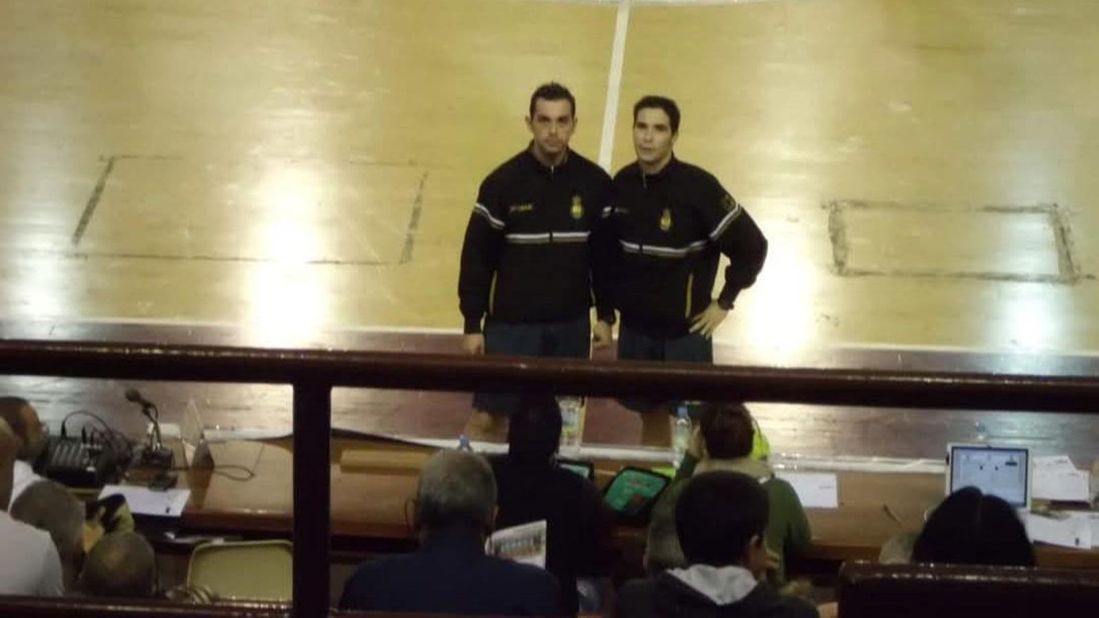 Alberto Murillo, a la derecha en la imagen, en su debut en la Liga Asobal, en el curso 2011-2012.