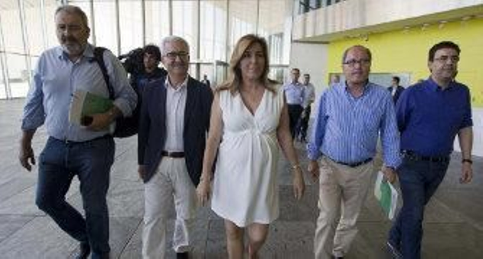 Susana reparte juego