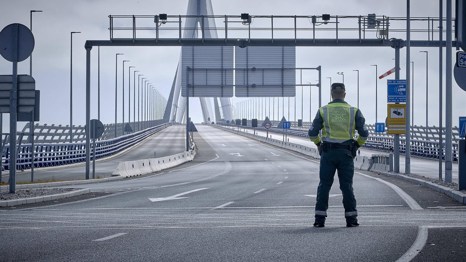 El puente de la Constitución, cortado desde temprano