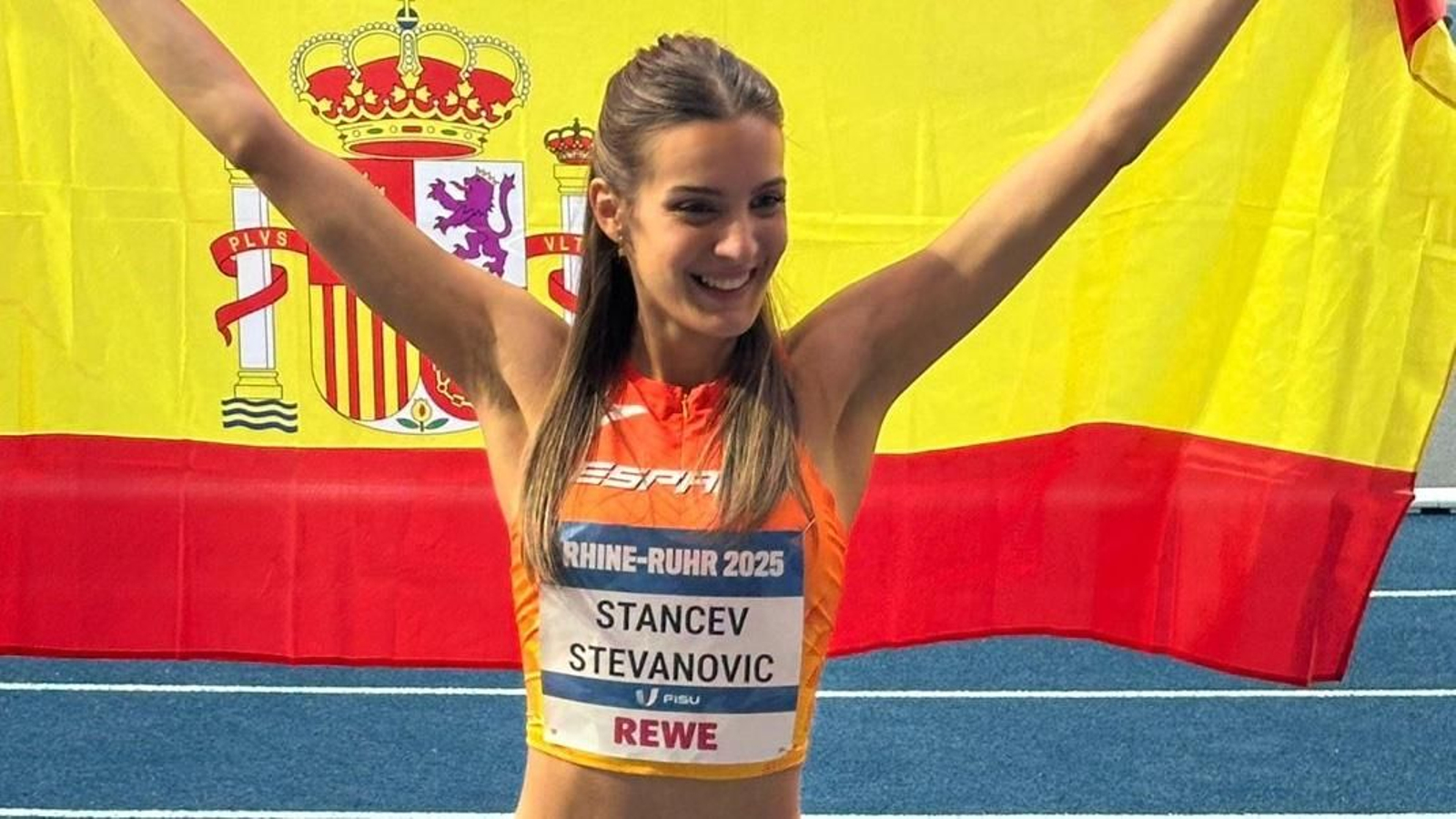 Una Stancev celebra.