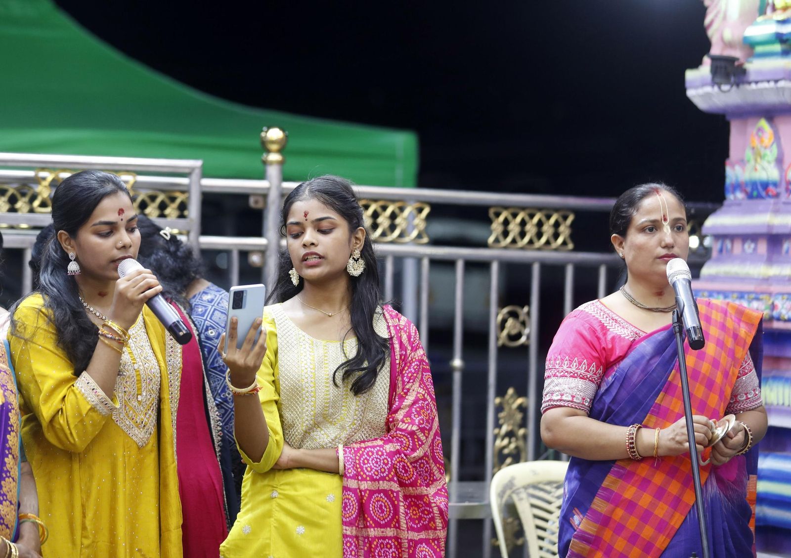 Las preciosas imágenes de la celebración del Diwali en India: un festival de luz y color