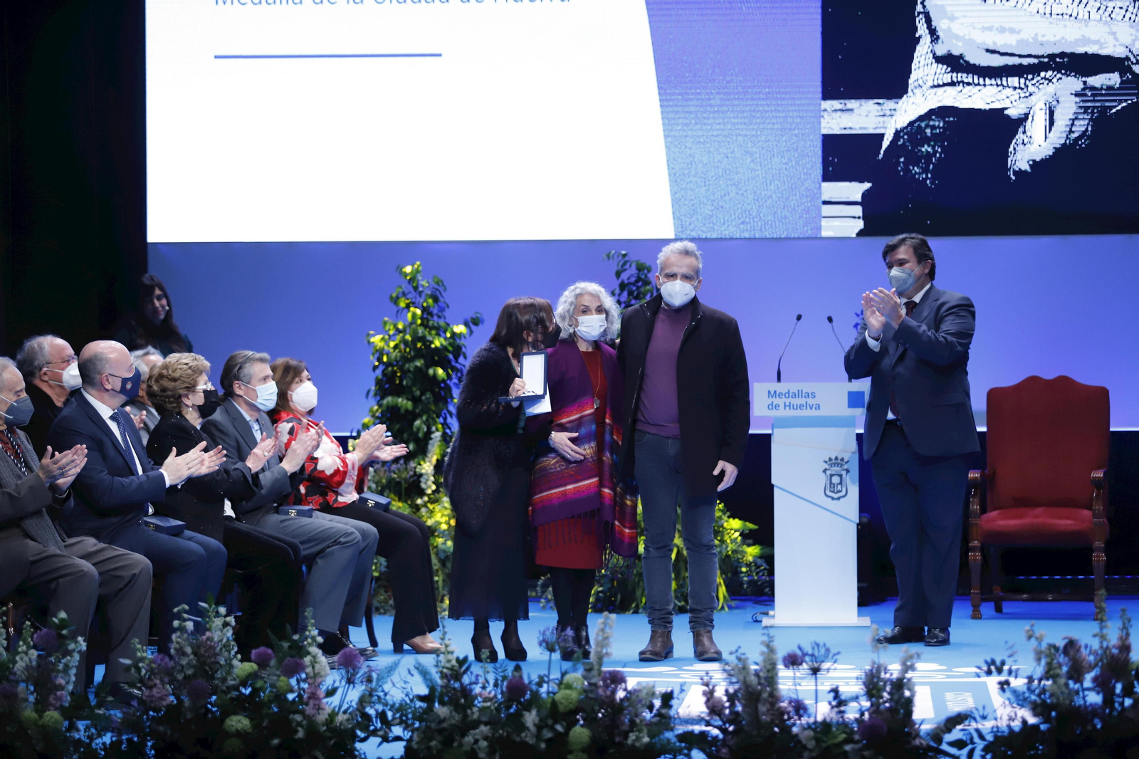 El grupo musical Brotes de Olivo recibe la Medalla de Huelva