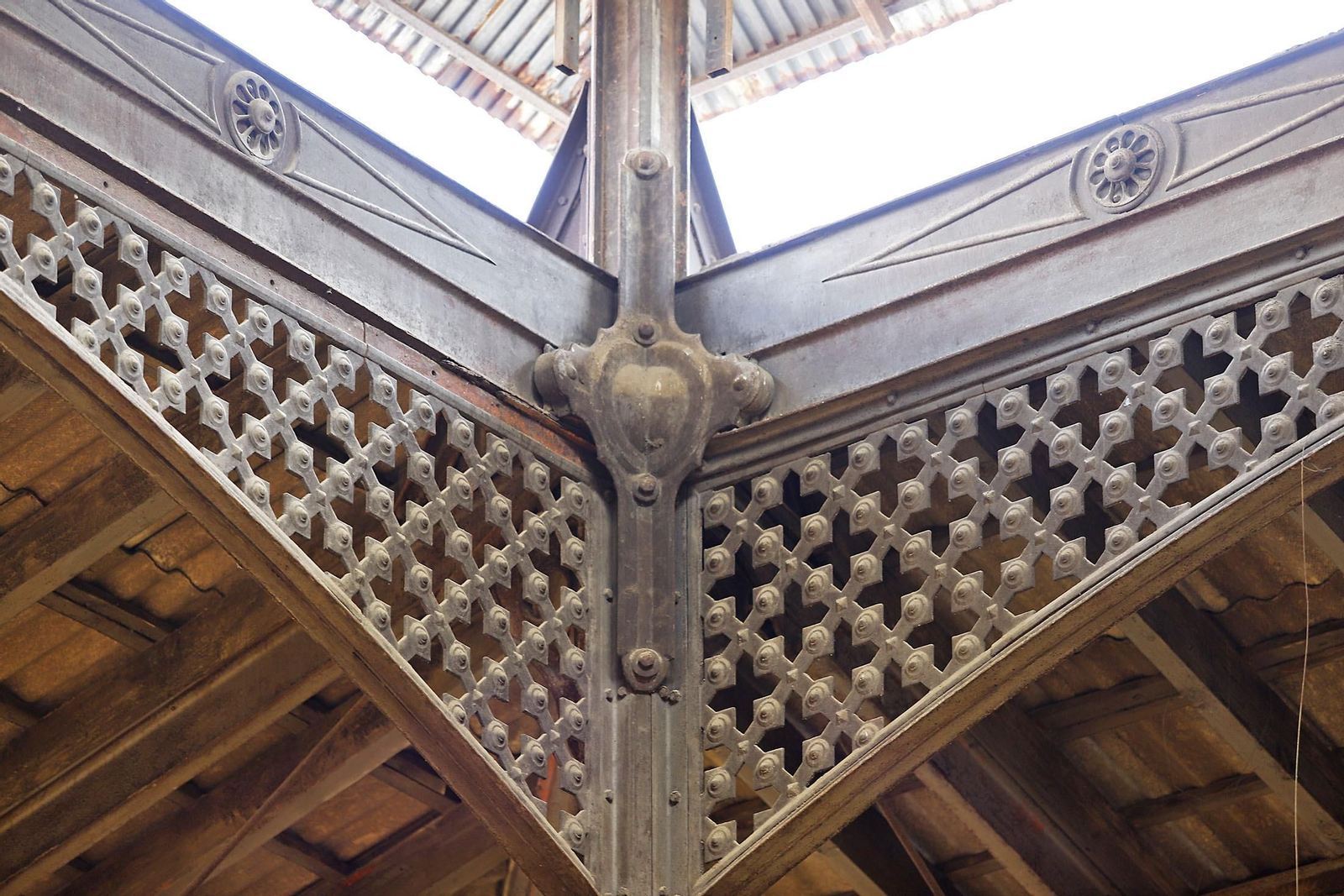 Visita a las entrañas del antiguo mercado de Santa Fé de Huelva