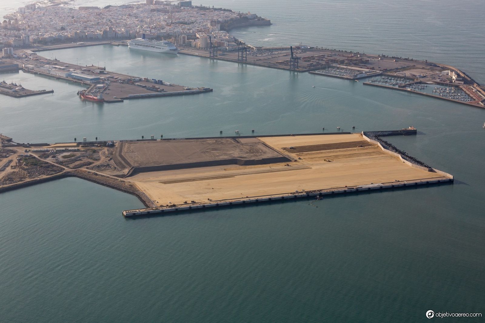 Acciona se encargará de la pavimentación de la nueva terminal de contenedores