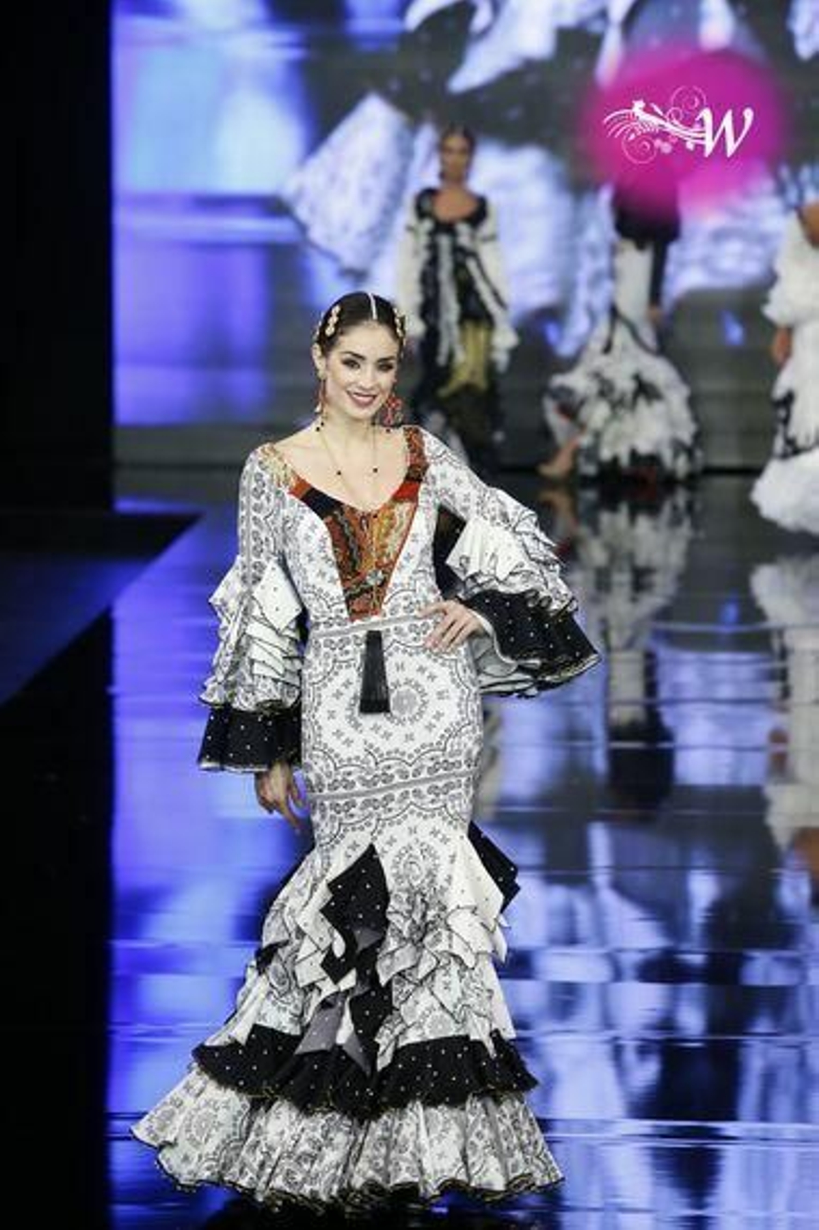 Aurora Gaviño homenajea a María Jiménez: todas las fotos del desfile en SIMOF 2020