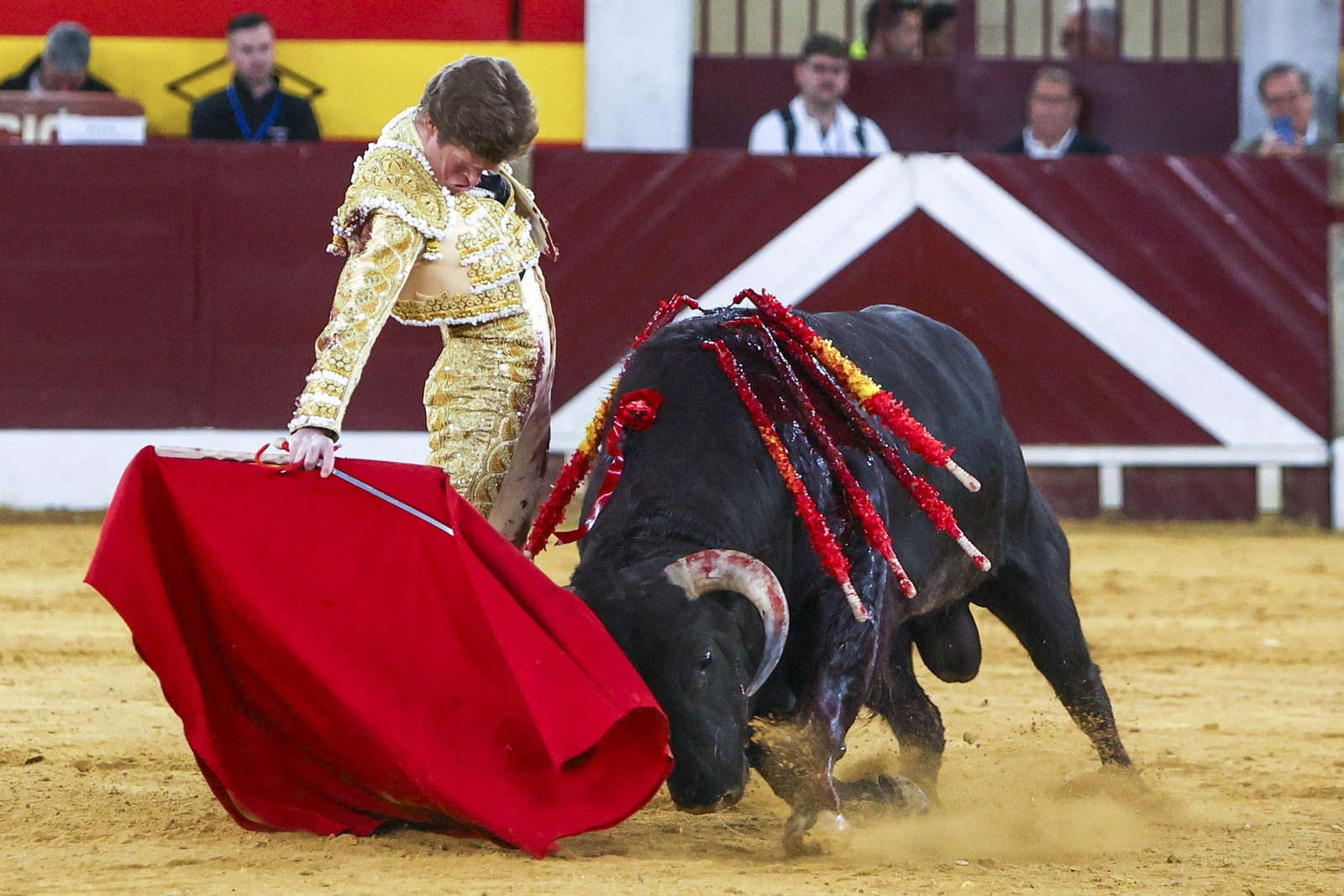Las fotos de la vuelta a los ruedos de Morante de La Puebla en Almendralejo
