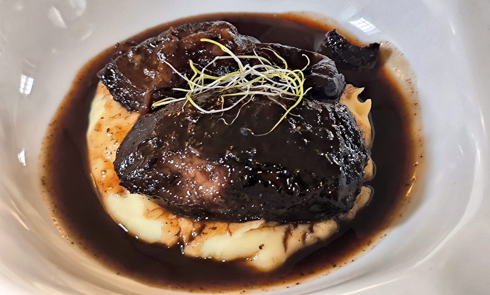 Carrillera de cerdo al estilo mozárabe,